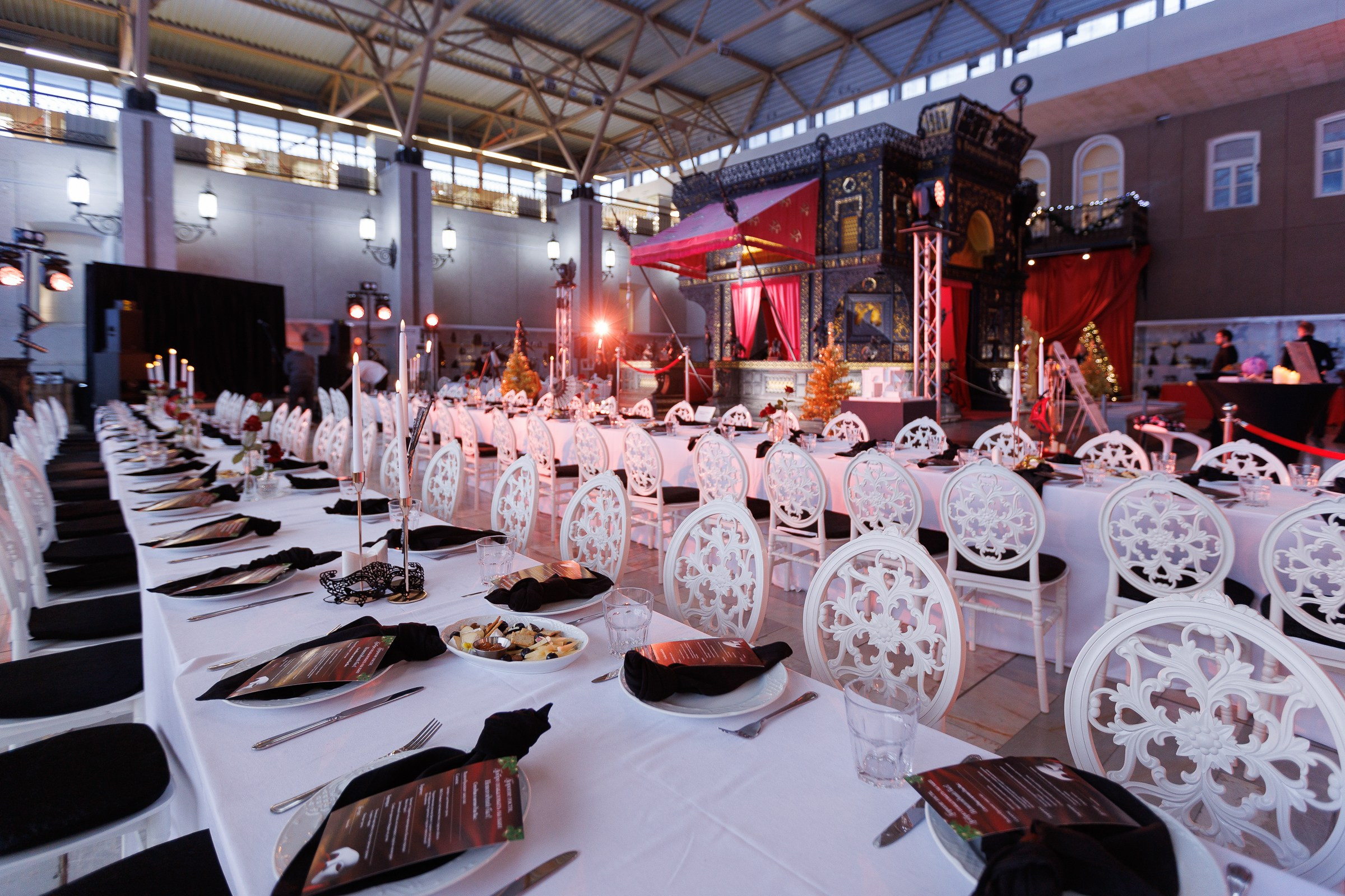 Фотограф на съемкку копоратива. Контент для бизнеса в Екатеринбурге Полдень Медиа