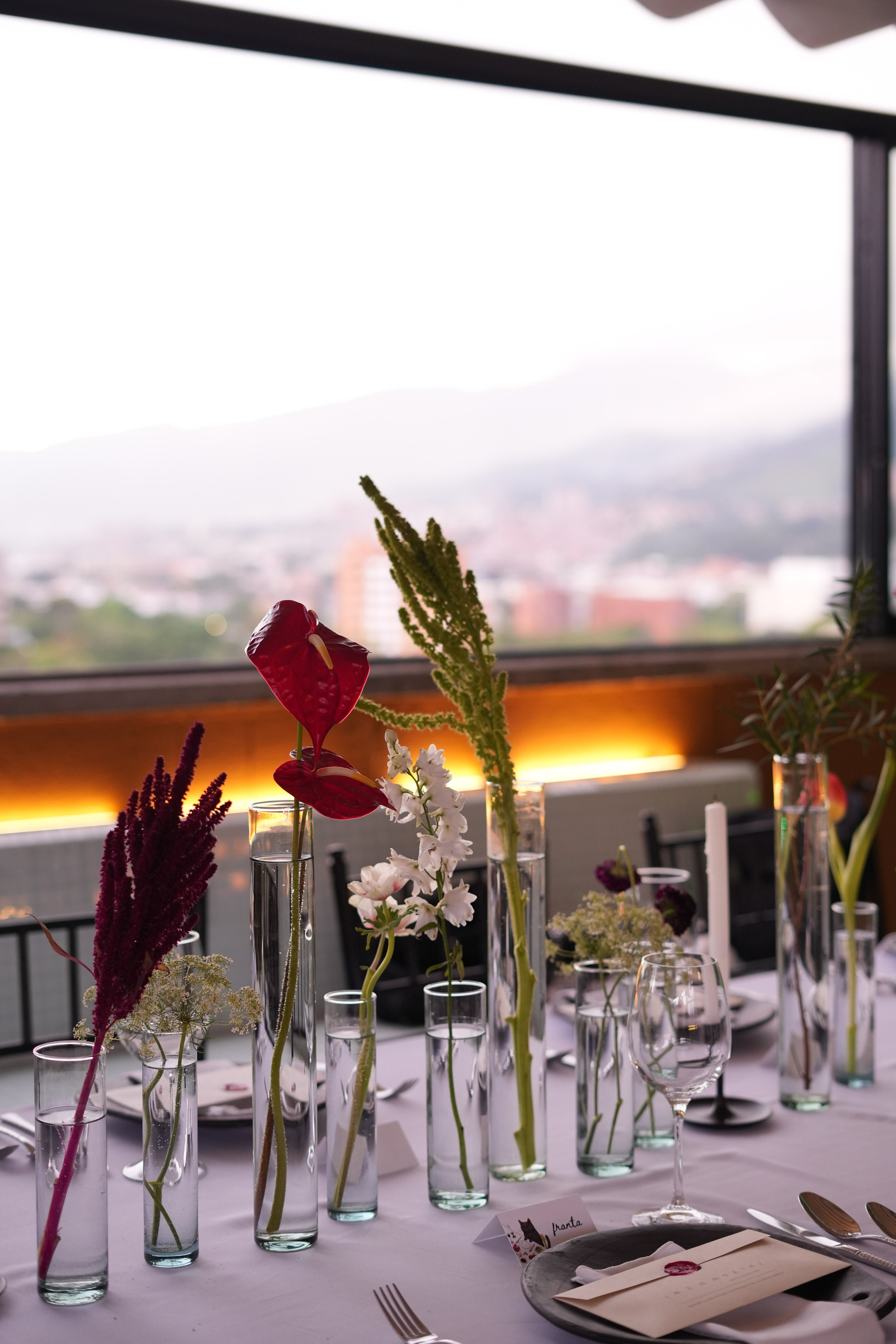 Olivia and Zack / 1 wedding day. Wedding Photographer in Barcelona and Medellin