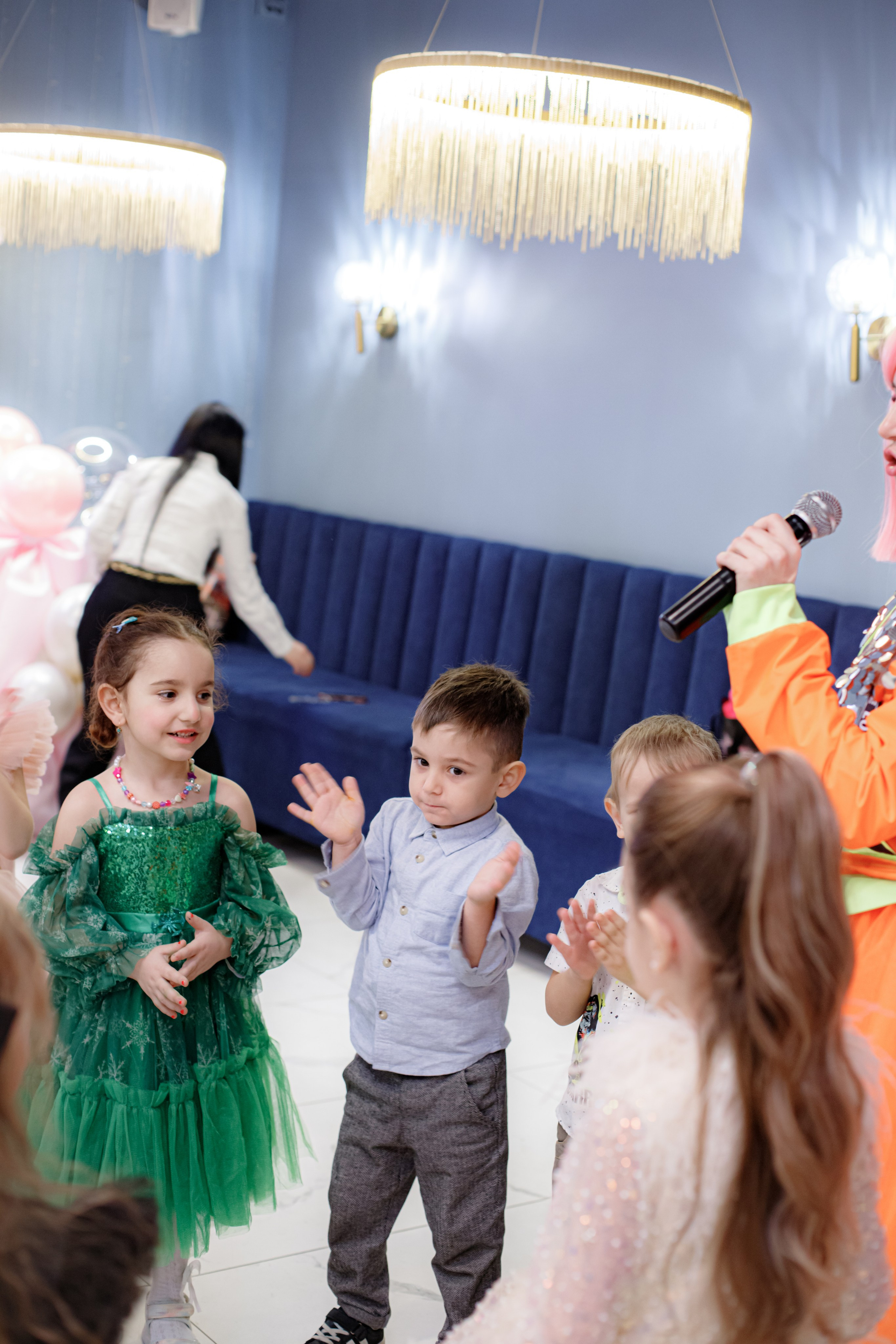 ASIA'S BIRTHDAY PARTY. Photokarish