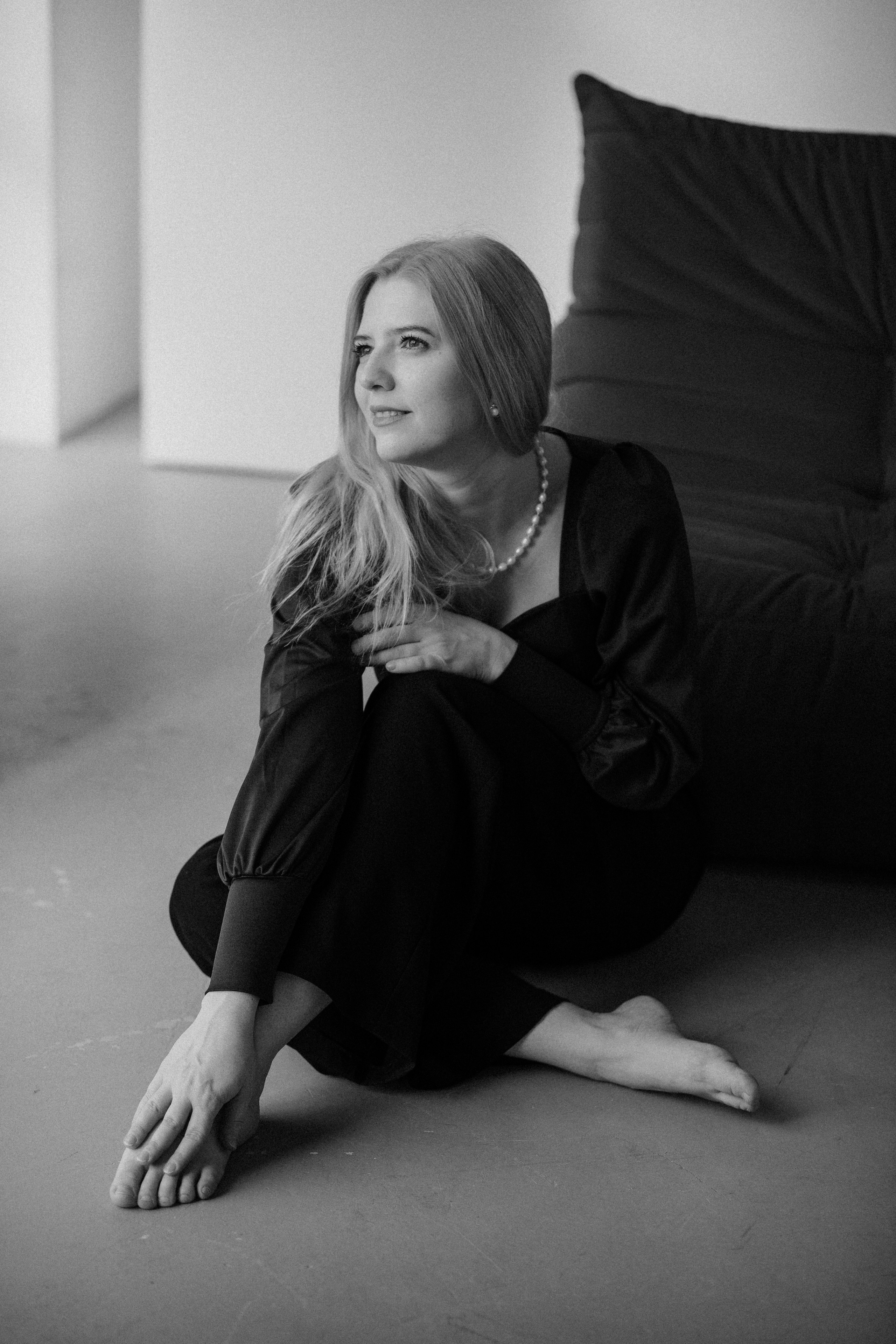 Студийные съемки в ч/б. Женский фотограф в Москве Рина Леонтьева