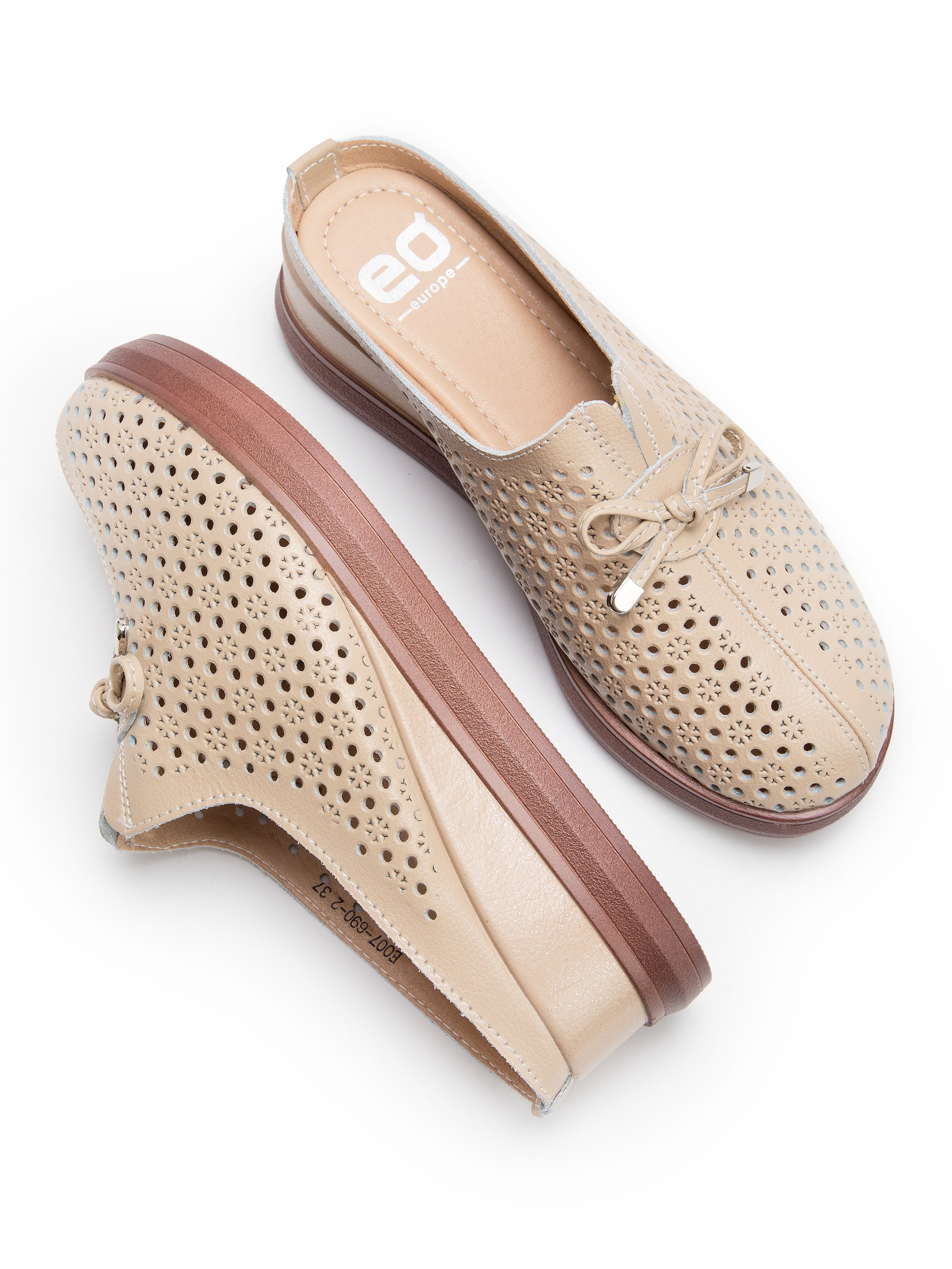 Каталожная фотография обуви. Фотограф в Москве Егор Гончаров