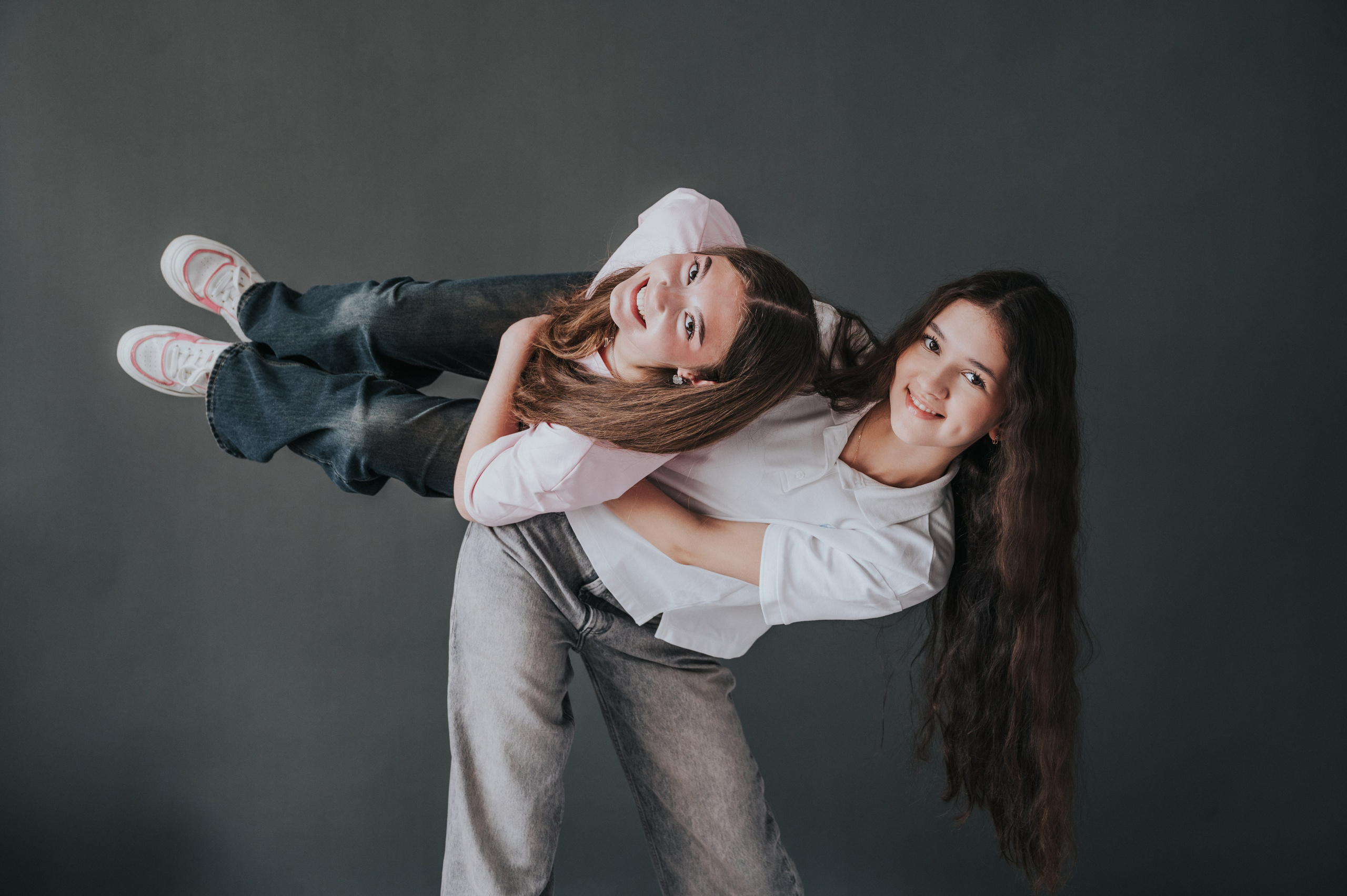 Фотостудия. Выпускные альбомы и Школьный фотограф в Алексеевке, Бирюче, Красном