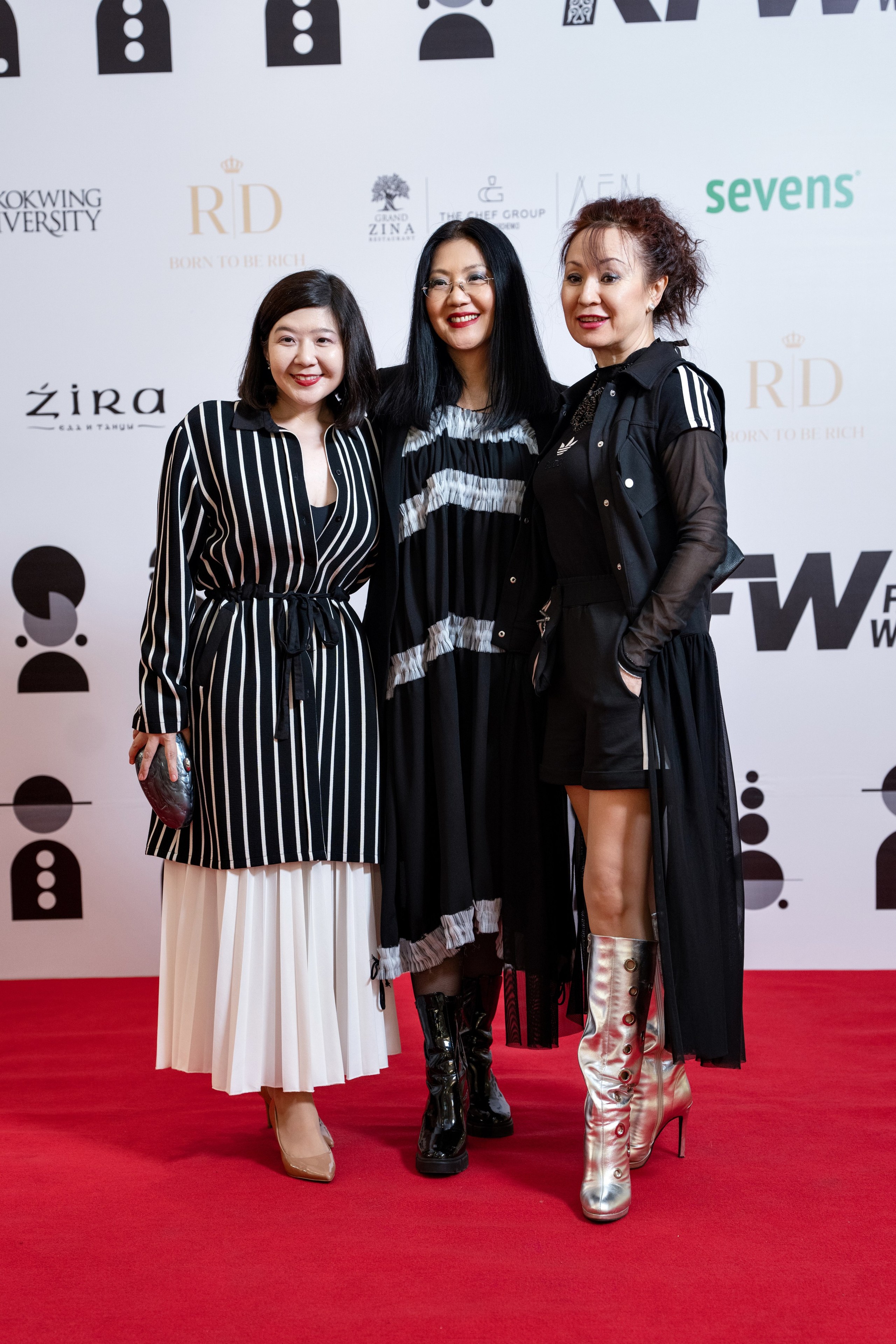 Backstage. Сайт Алматинского НЮ АРТ, будуар и фэшн фотографа Дениса Карпенко