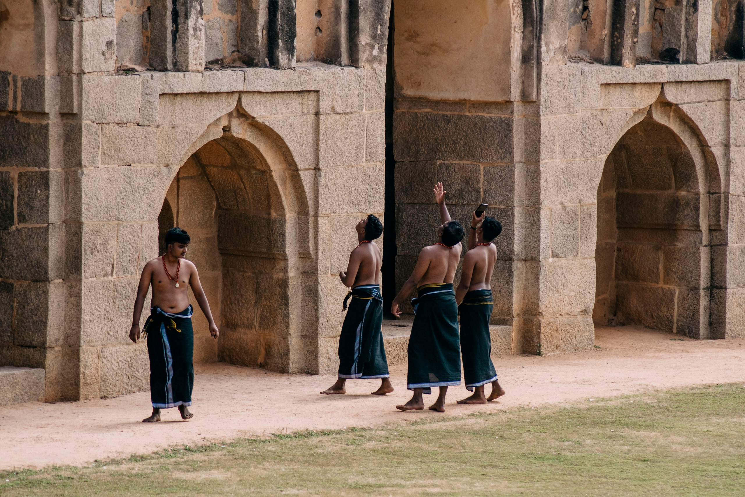 Hampi street. Iraogo
