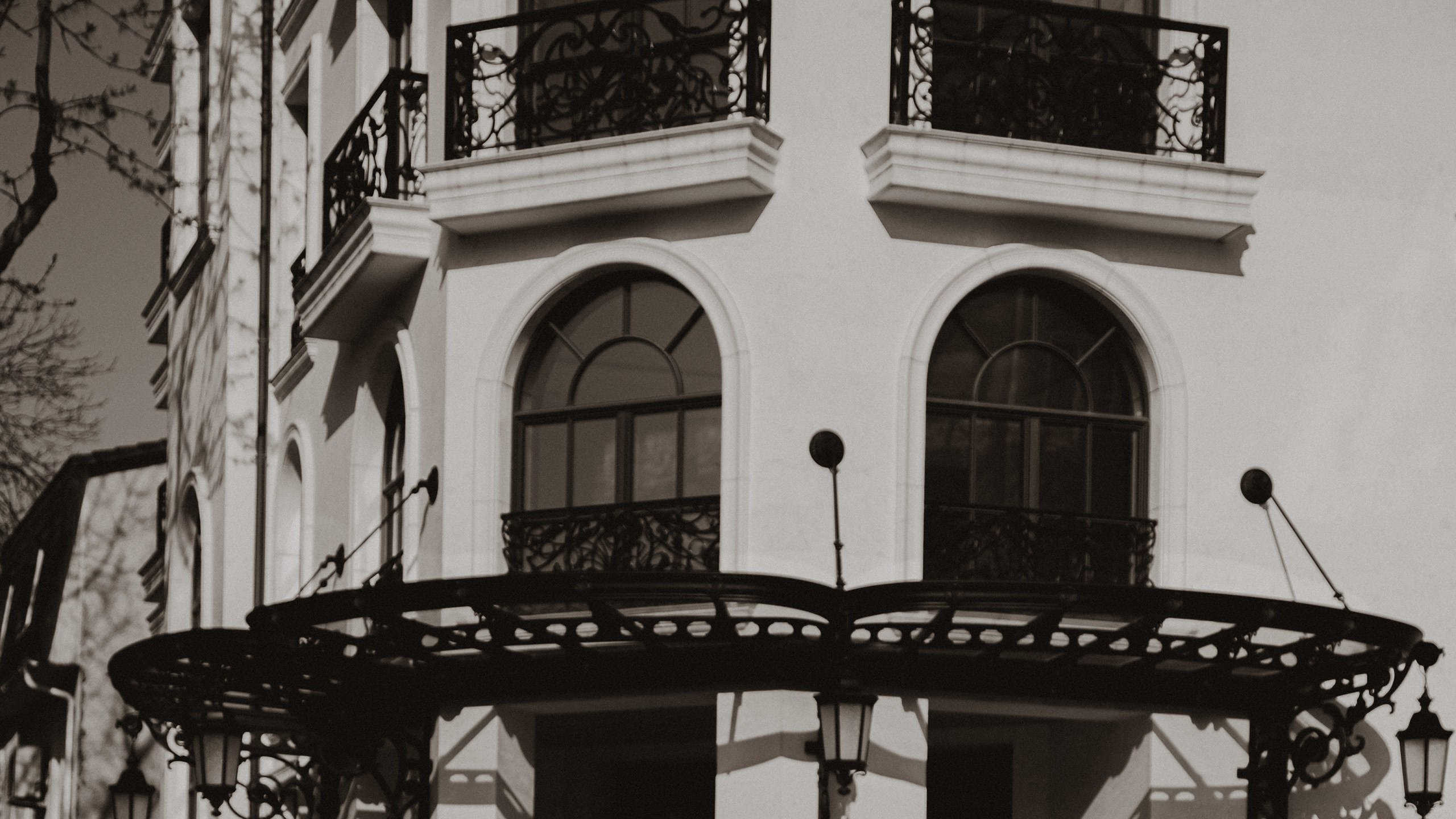 В моменте городской съемки. Фотограф и Видеограф Анапа, Новороссийск, Краснодар. Алина и Женя