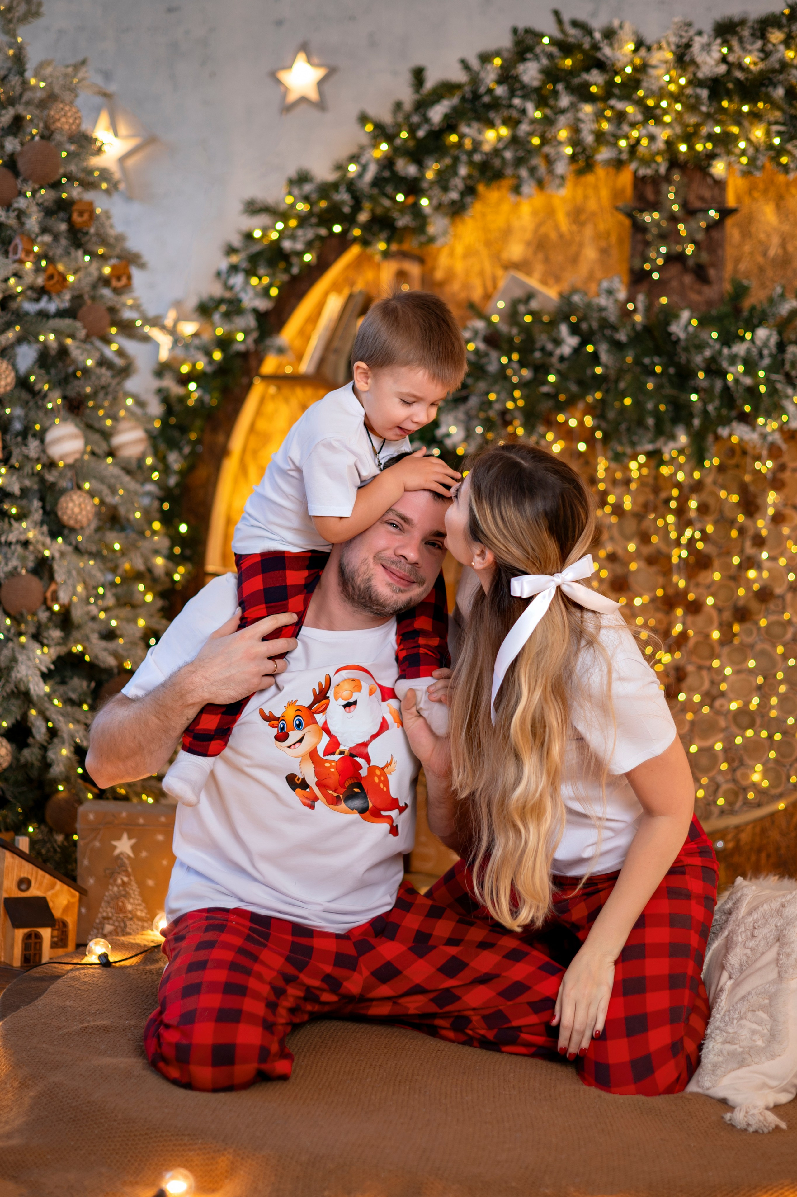 Семейная фотосессия студия Леонардо. Детский и семейный фотограф г. Москва Оксана Катаджи