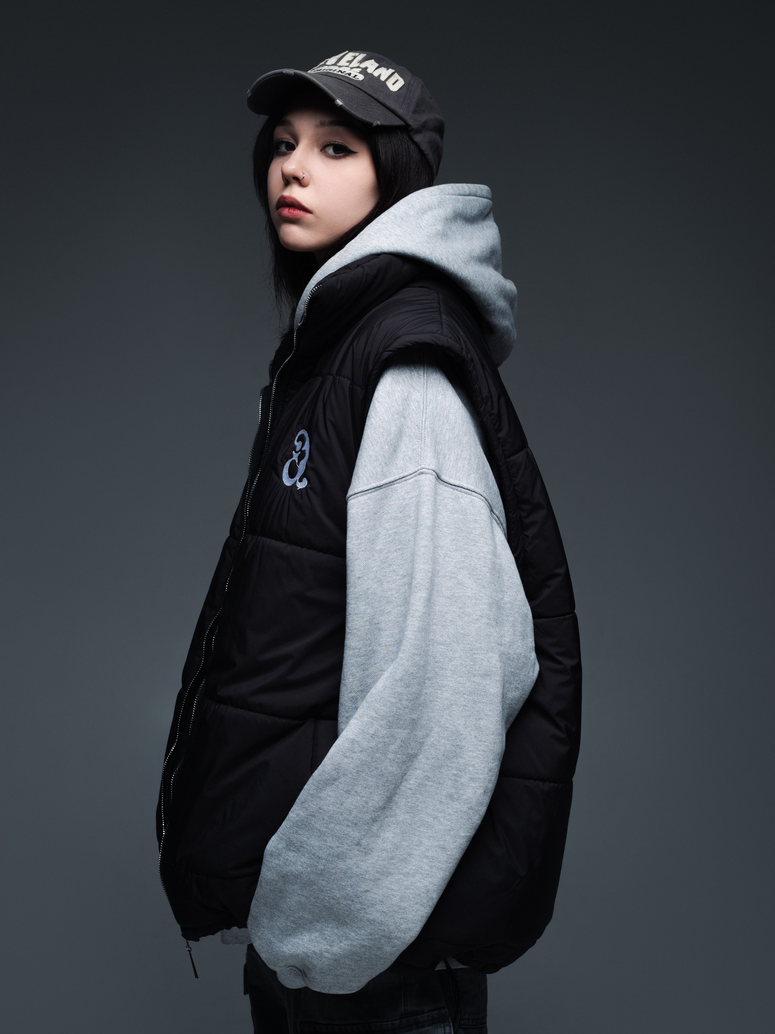 КАТАЛОГ | серый фон. RUNA production — стильные съемки для брендов