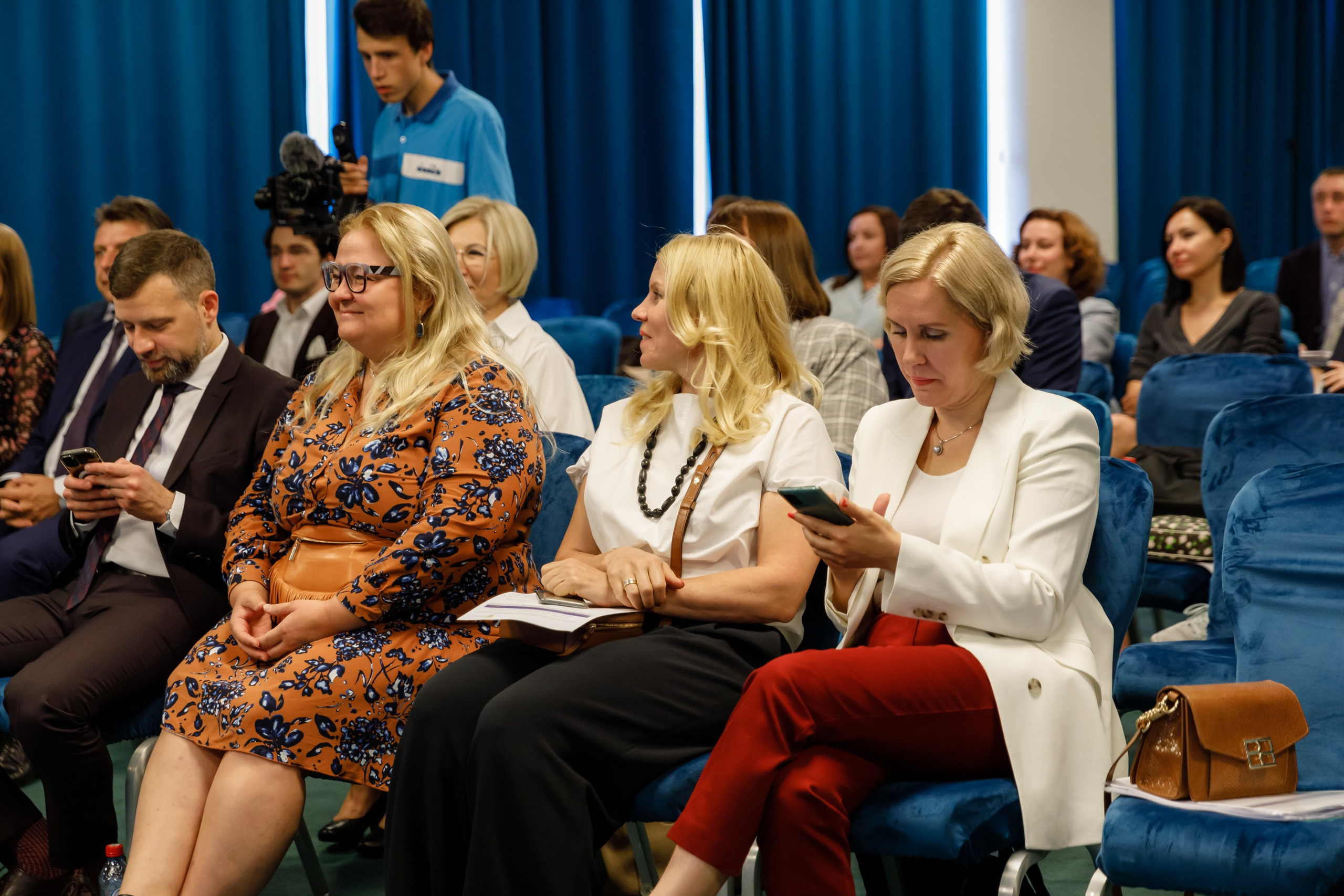 Конференция. COSMOS. Свадебный фотограф в Ярославле Анастасия Архипова