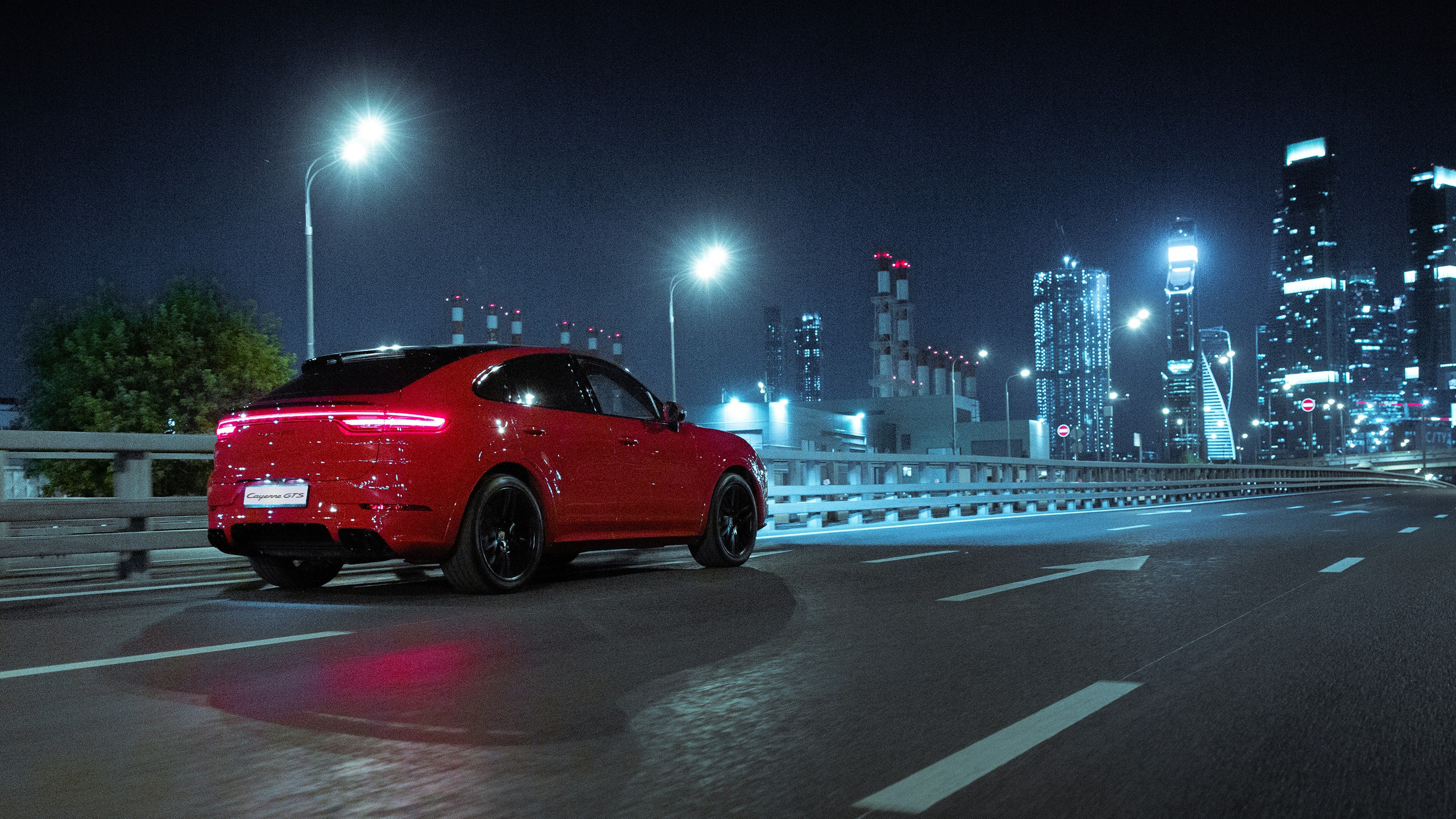 Porsche Cayenne для обложки сайта porsche.ru. Фотограф Женя Сальцын