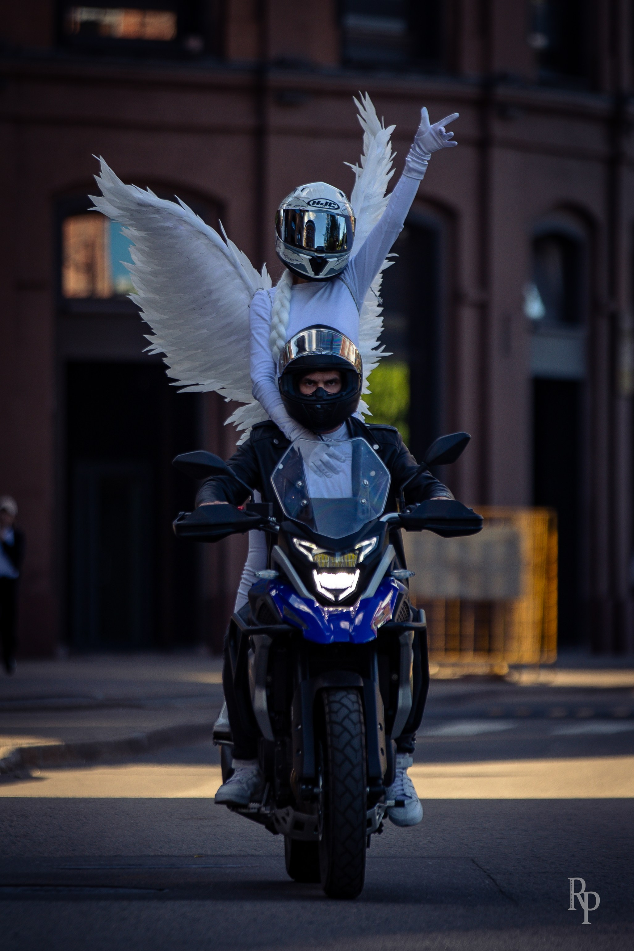 «Angel and demon». Rusty Photographer