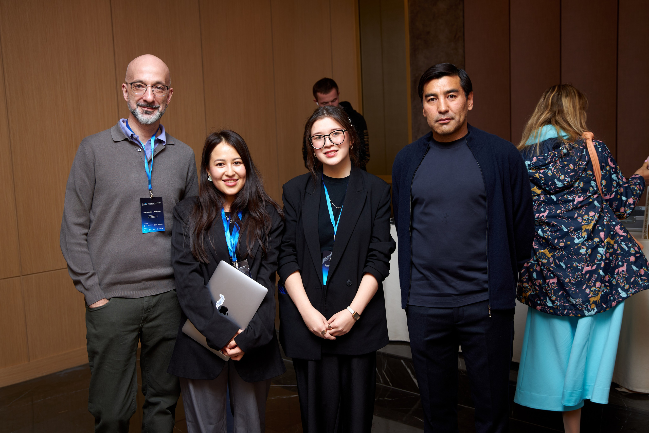 Конференция. Свадебный и студийный фотограф в Алматы Ильяс Кырбаев