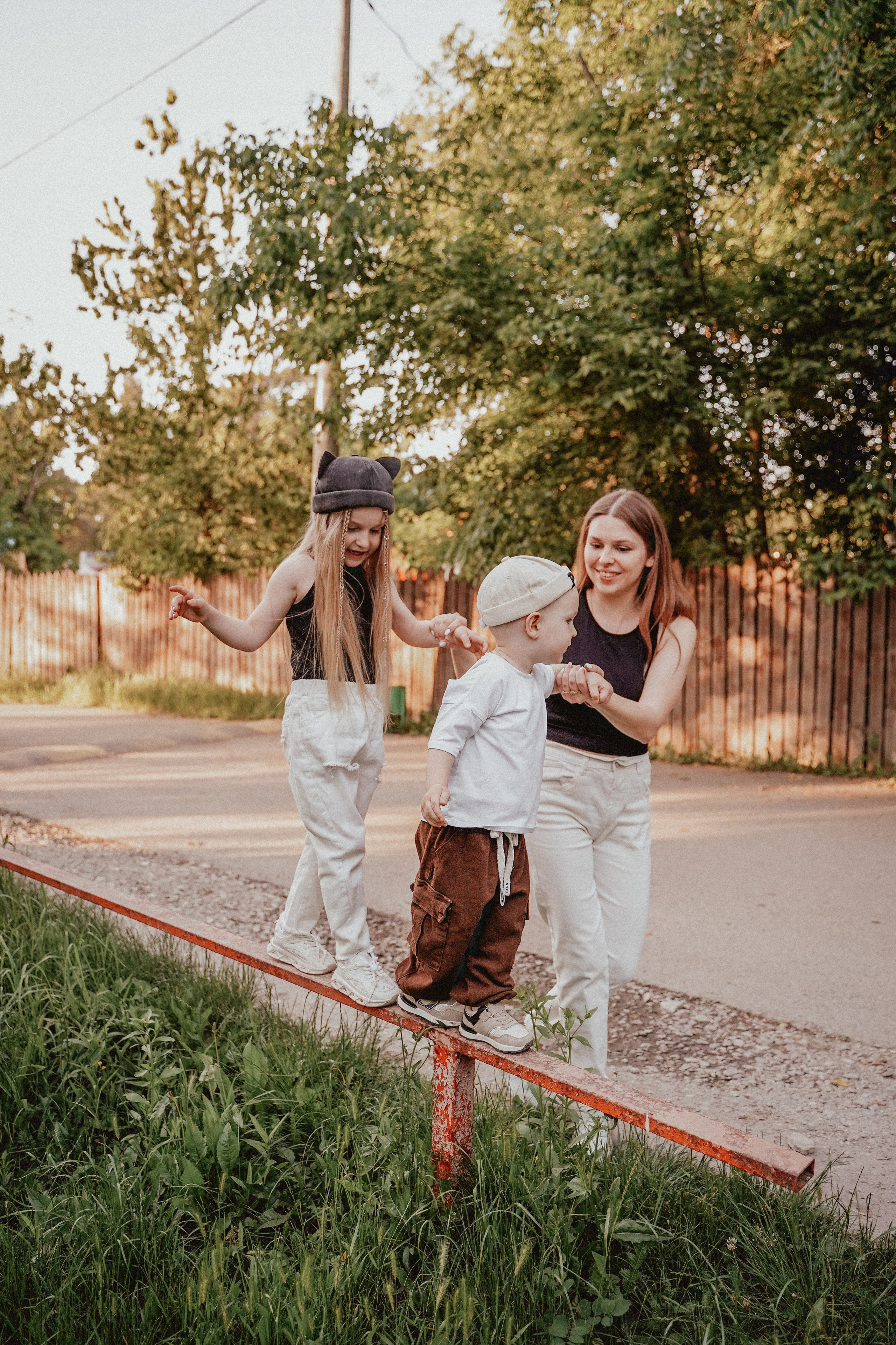 Семейная фотосессия со скейтом и самокатом. Семейный и женский фотограф в Краснодаре Анастасия Приймак