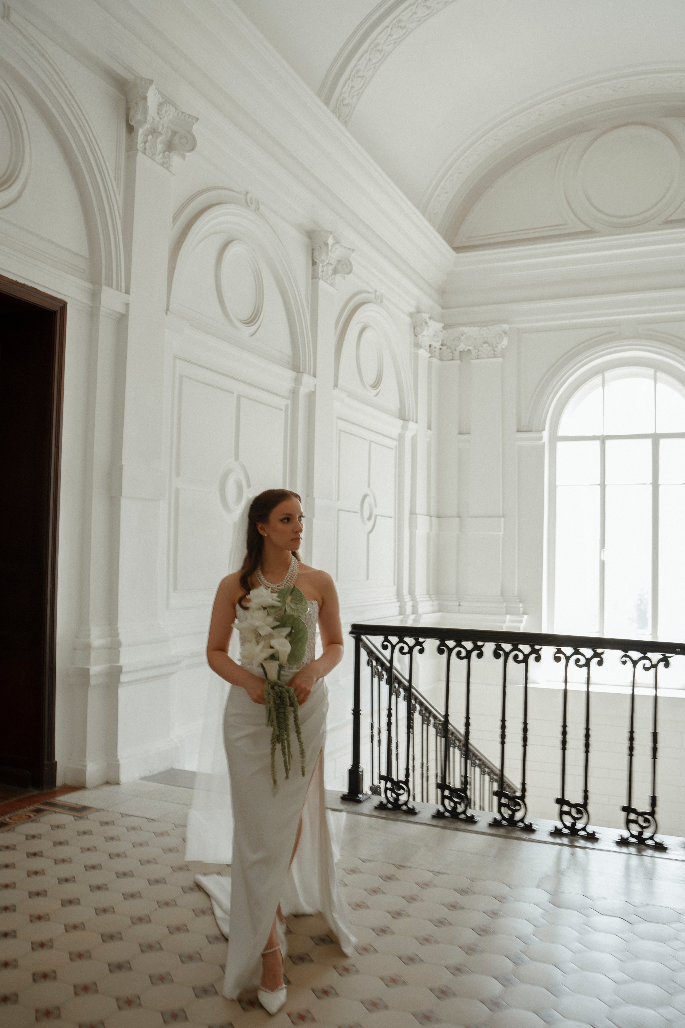 "Свадебная фотосессия в Пензе: Жених и невеста в художественном училище".