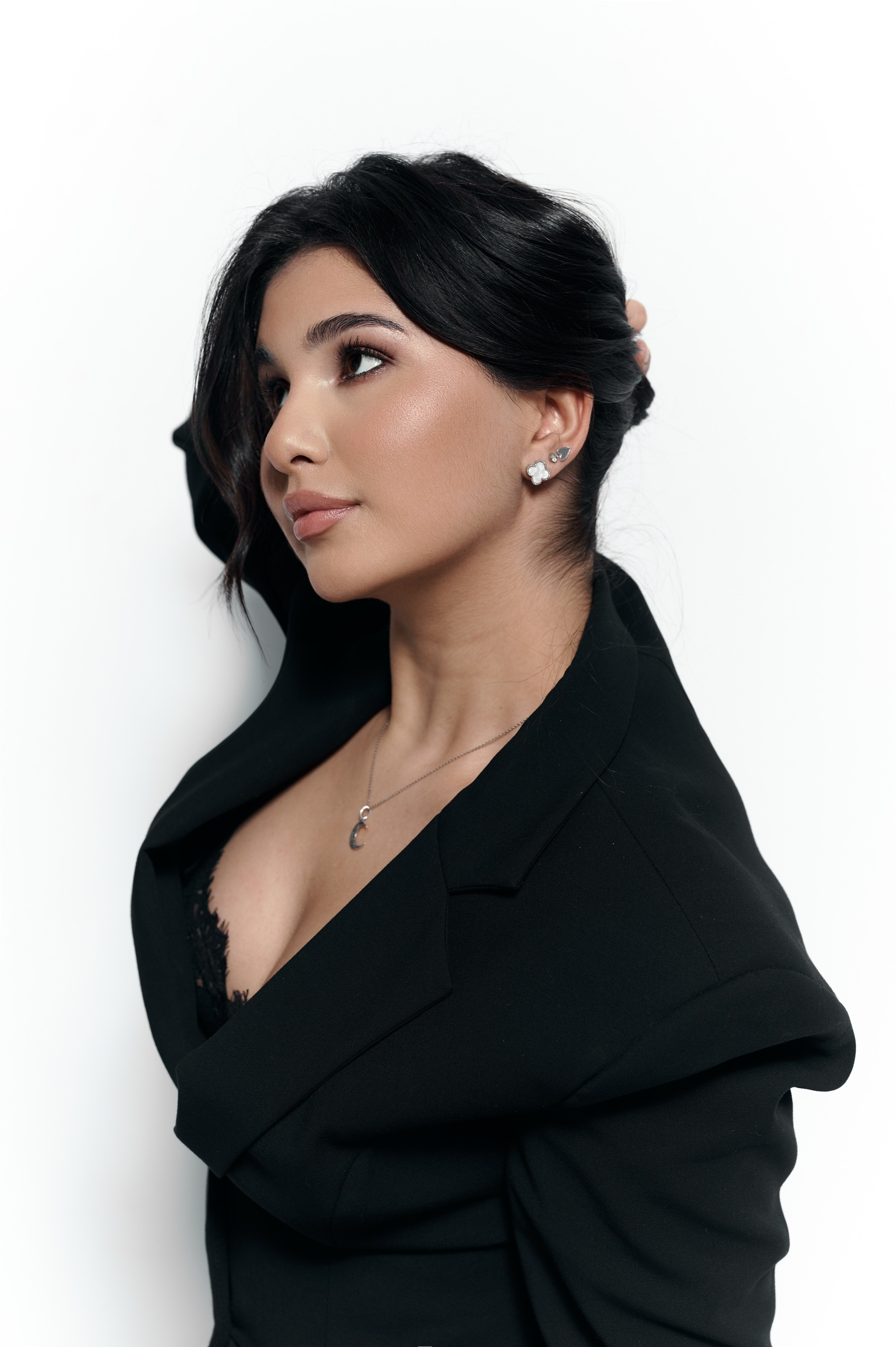 Индивидуальная женская фотосессия с искусственным светом