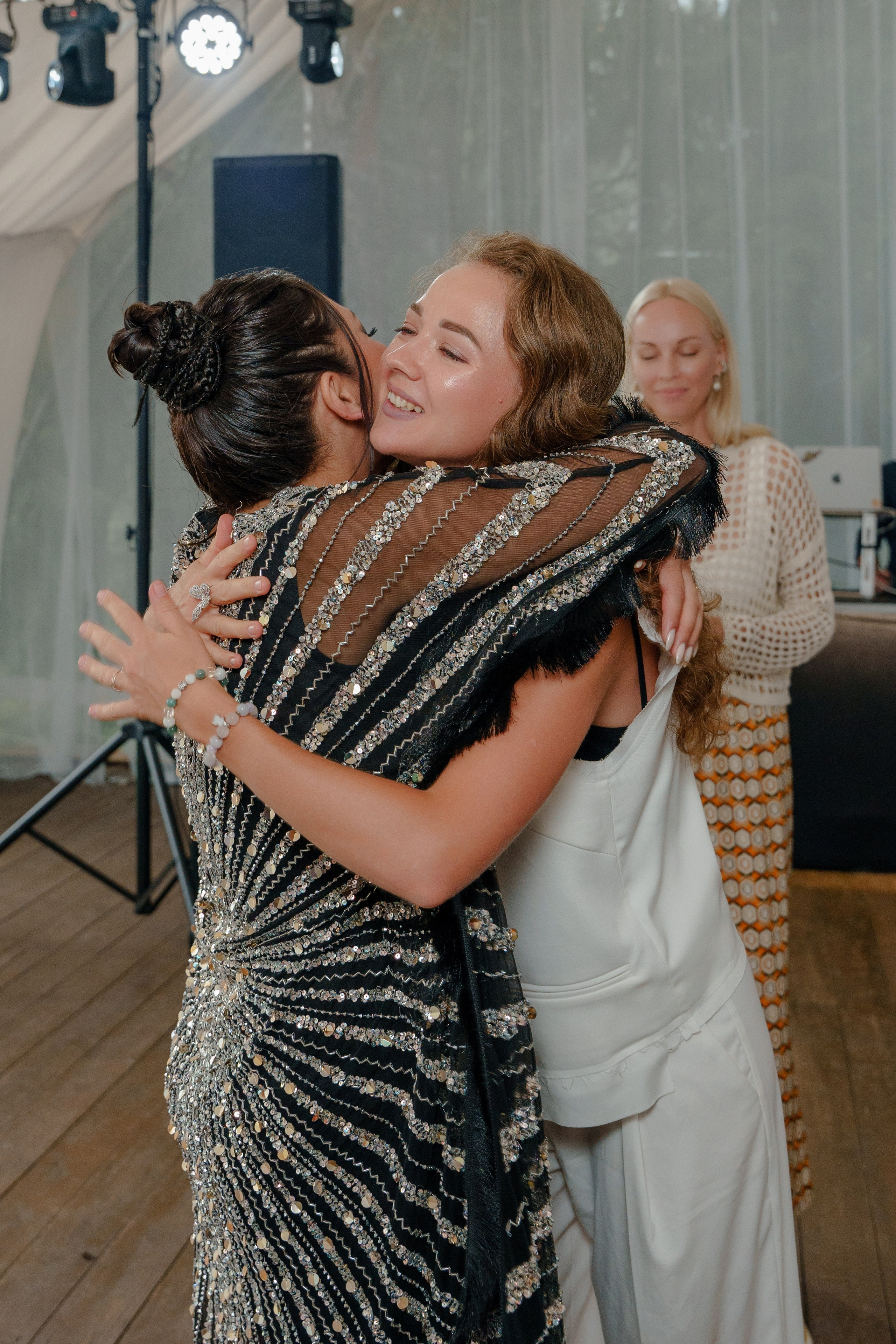 День рождения в шатре на водохранилище. Репортажный фотограф Москва Сергей Дружинин