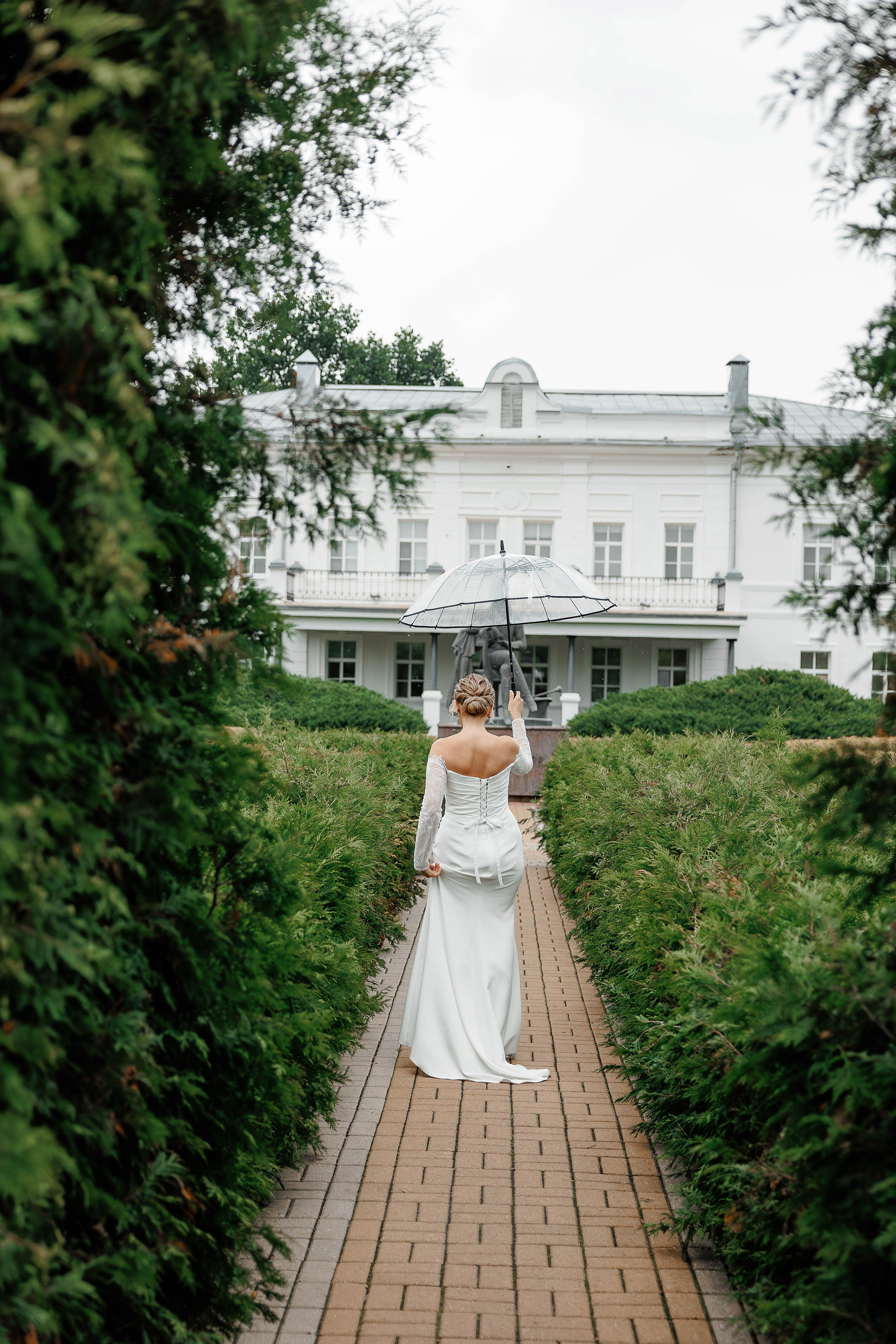 Невесту гуляет по усадьбе Дмитрия Веневитинова в Воронеже