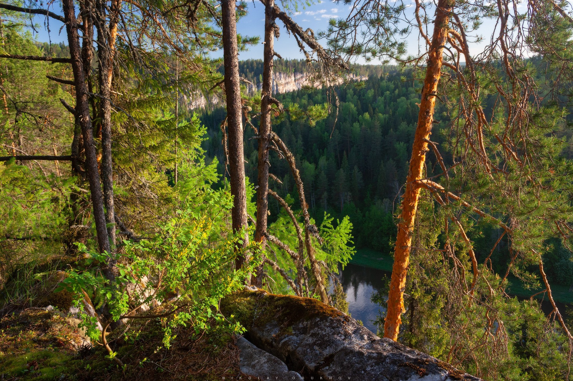 На вершине одной из скал