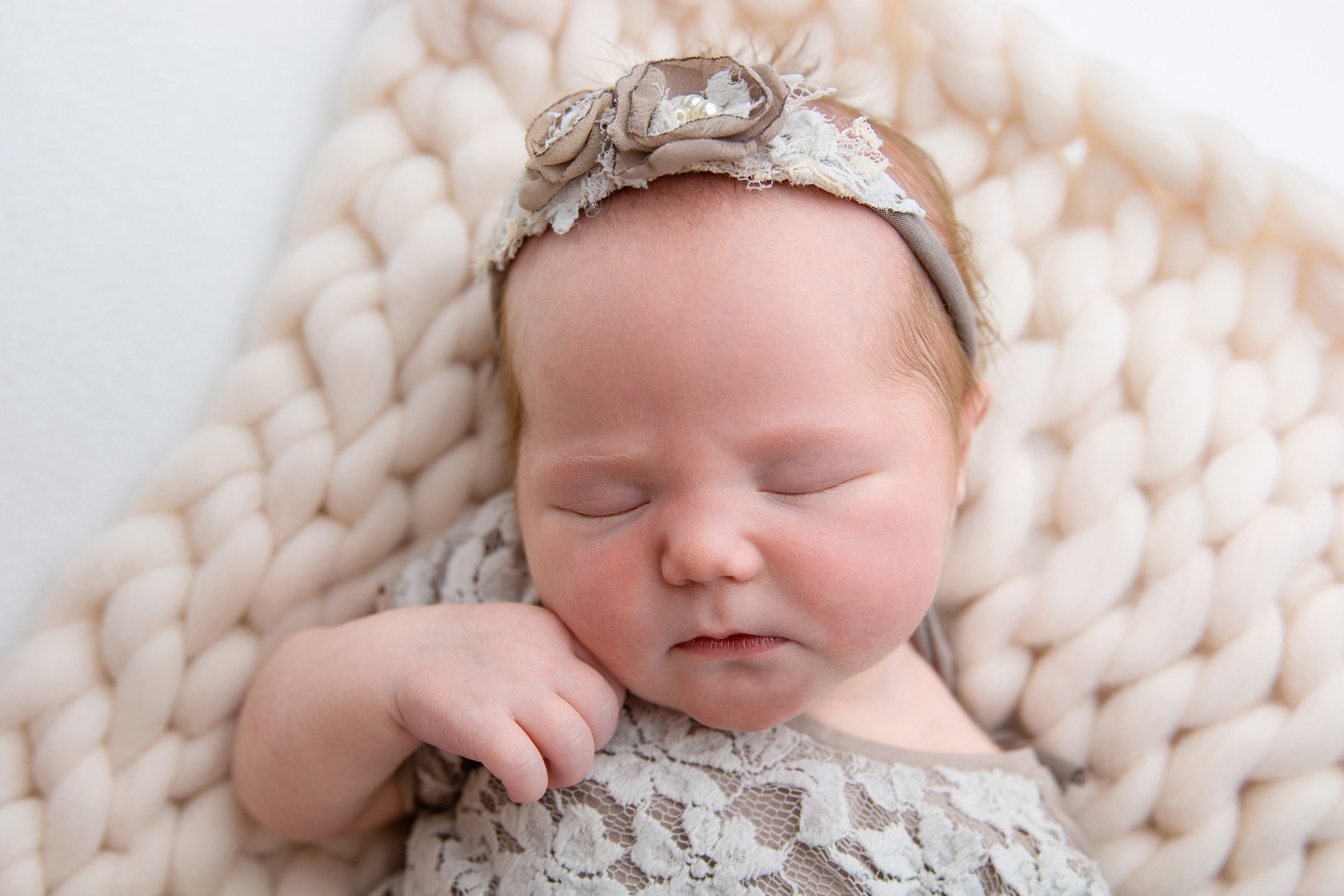 Профессиональная фотосессия новорожденного. Фотограф новорожденных Жуковский Раменское