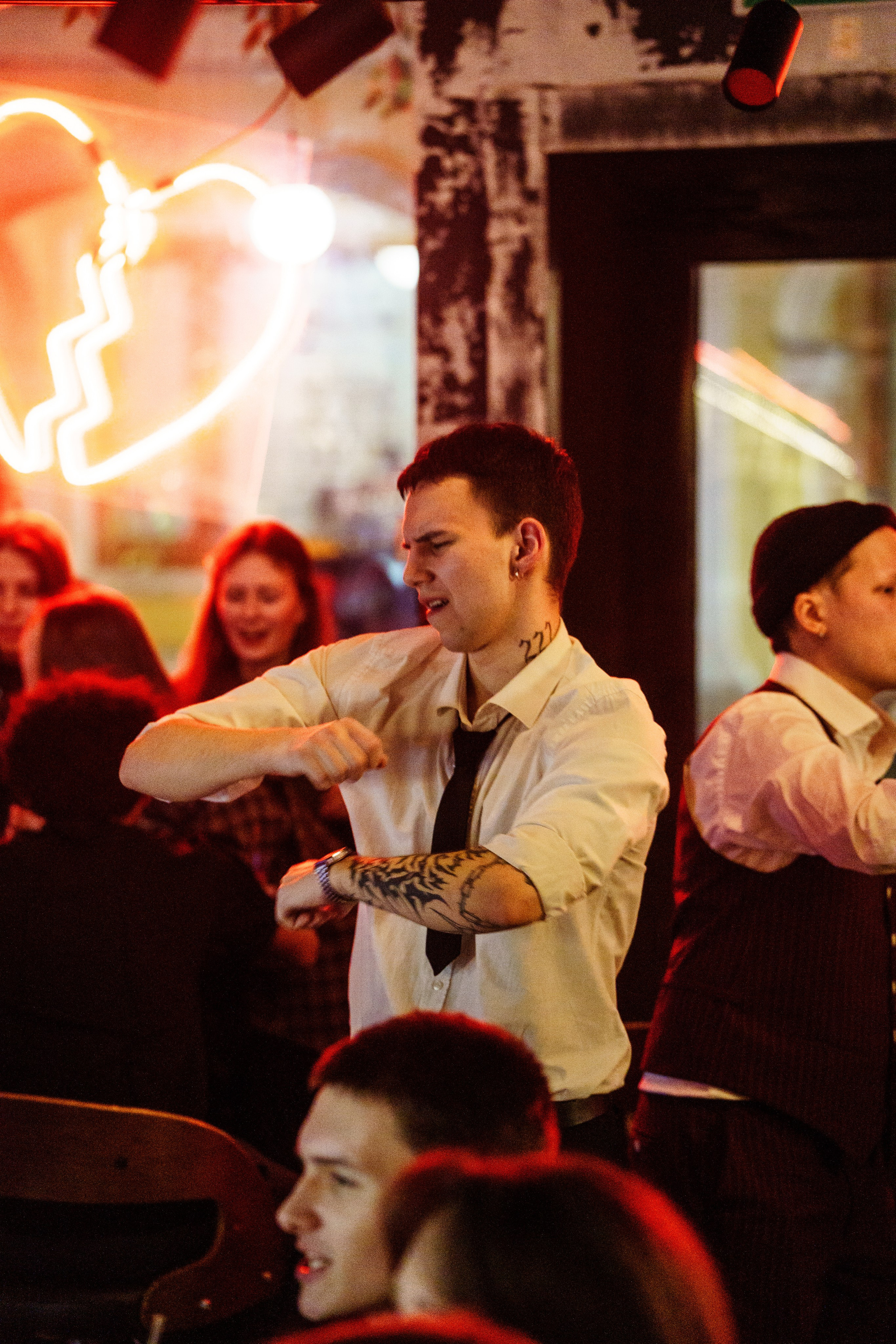 День святого Валентина в Баре разбитых сердец. Концертный и репортажный фотограф в Санкт-Петербурге Слава Пахомов