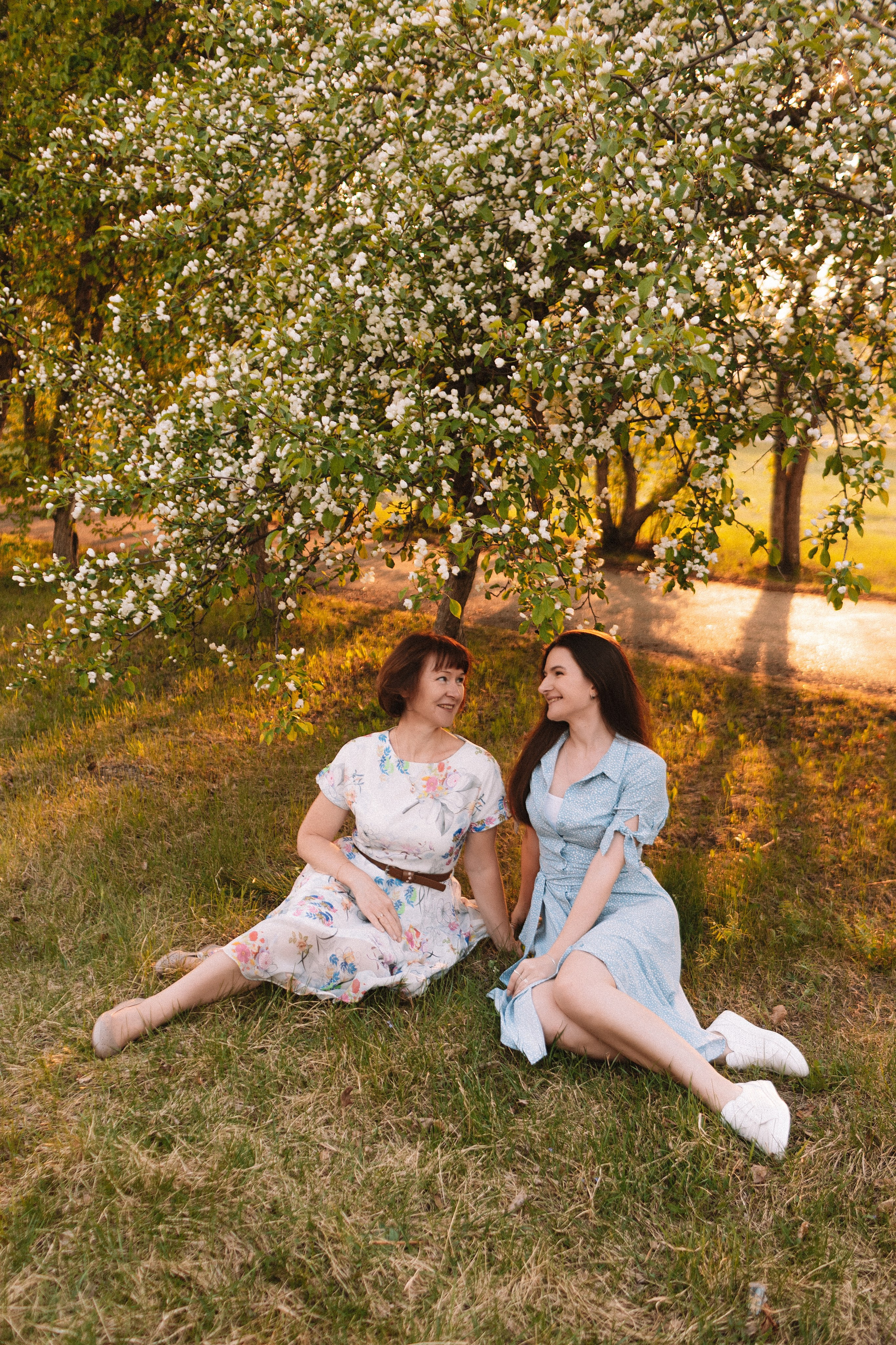 Яблони. Семейный фотограф Тюмень, фотограф на роды Салмина Мария