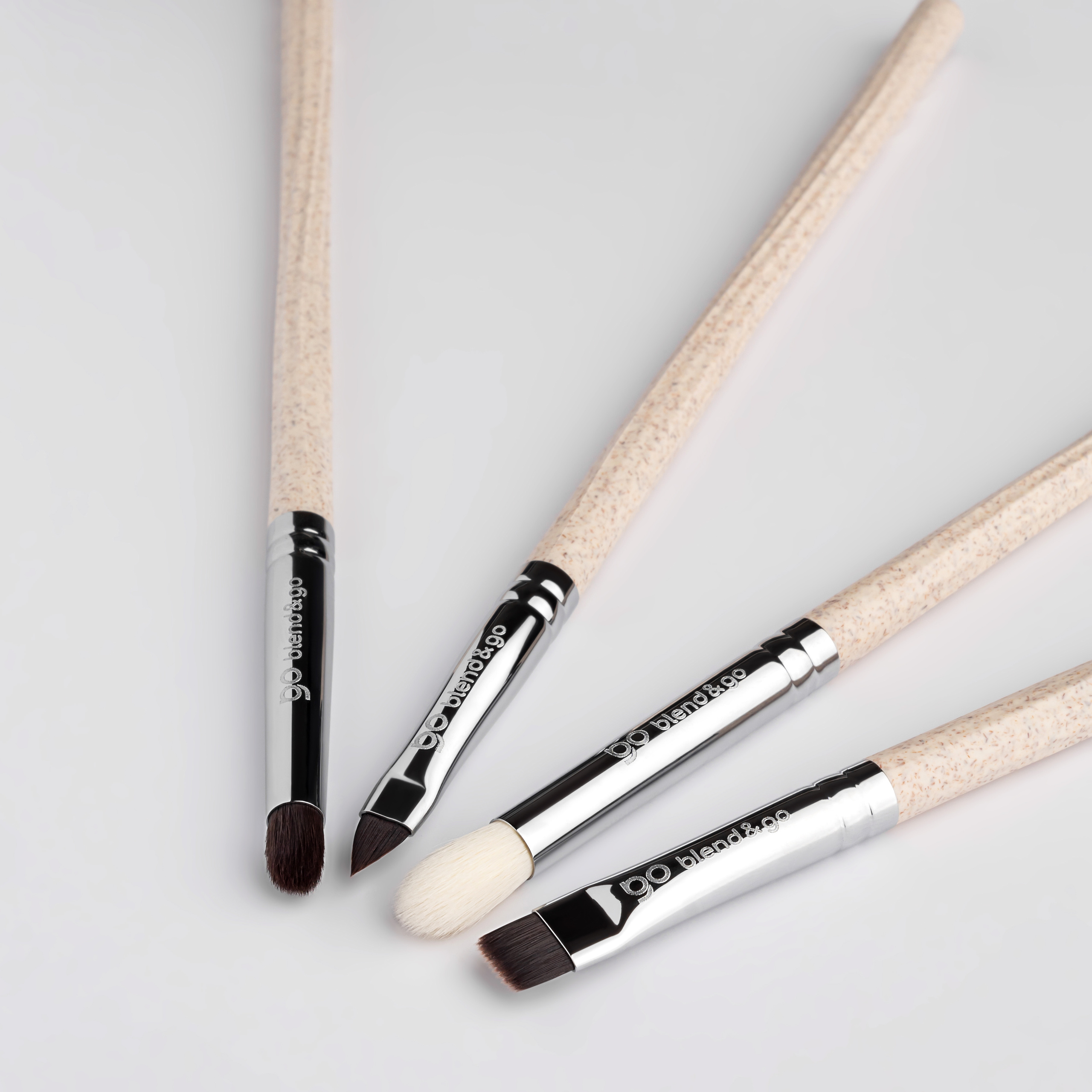 КИСТИ ДЛЯ МАКИЯЖА. Предметная фотосъемка в г. Москва PREDMETKASTUDIO