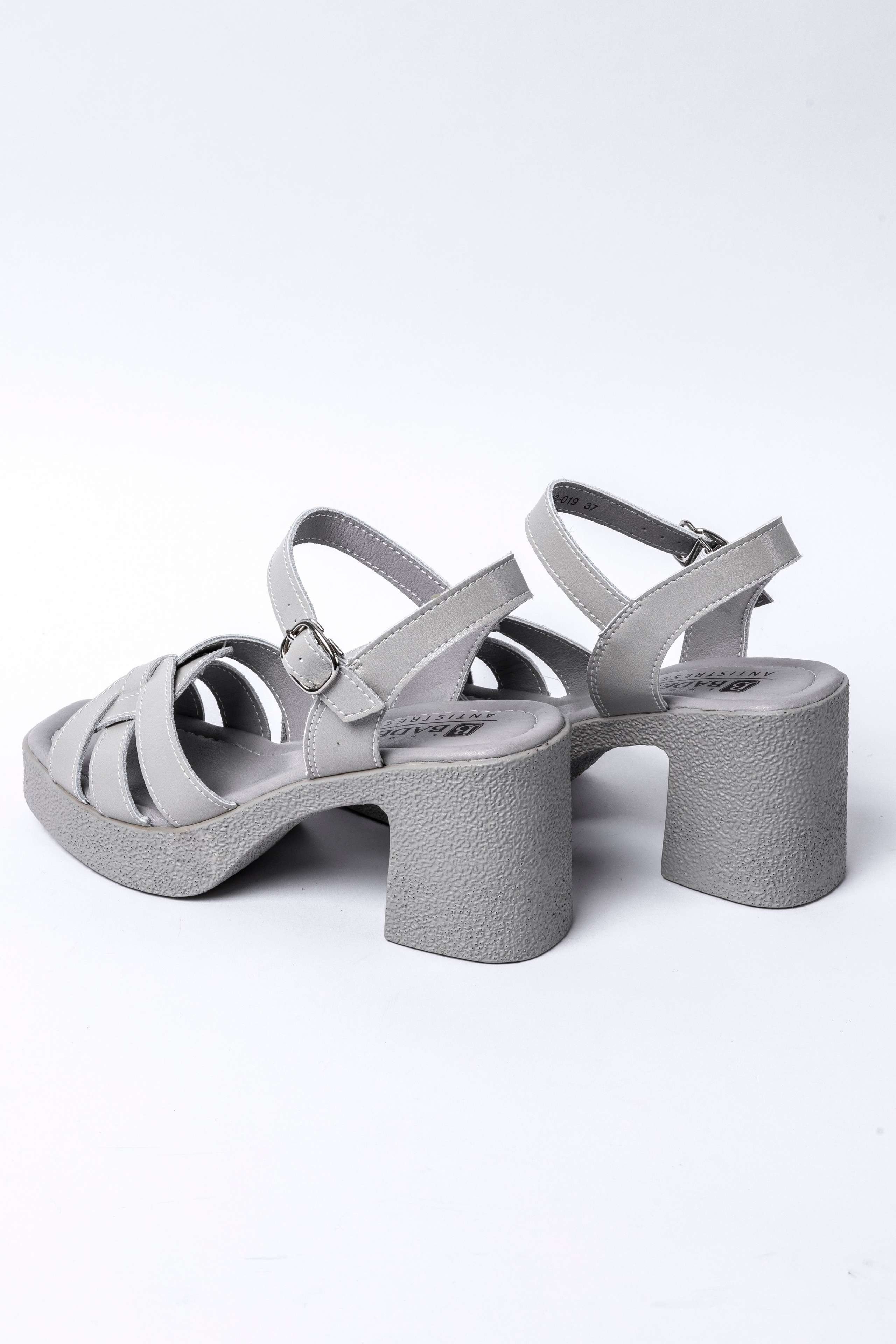 Каталожная съёмка для интернет магазинов. Автопортретная фотостудия в Казани