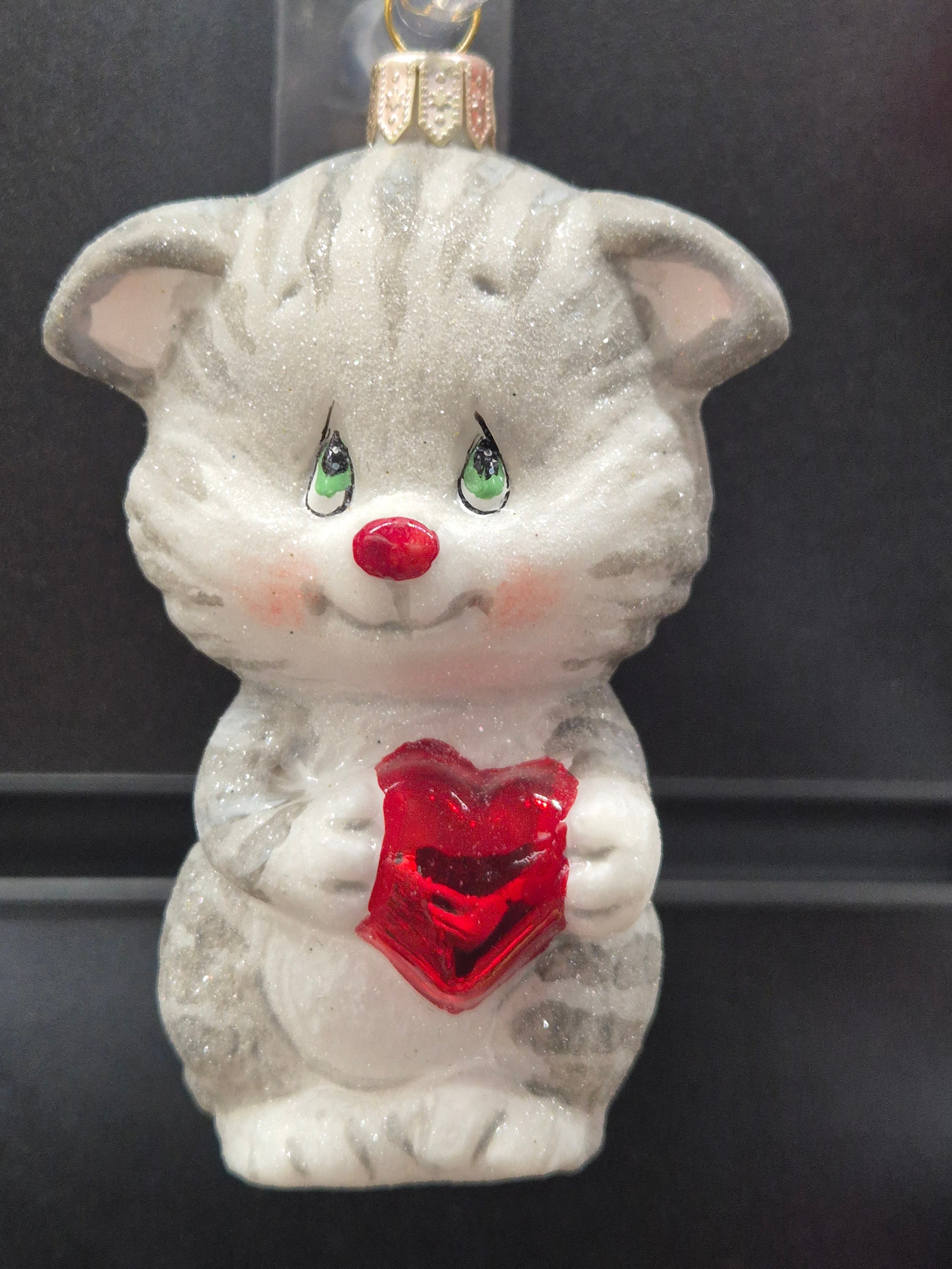 Любящая Котя, но что-то в ее глазах безрадостное