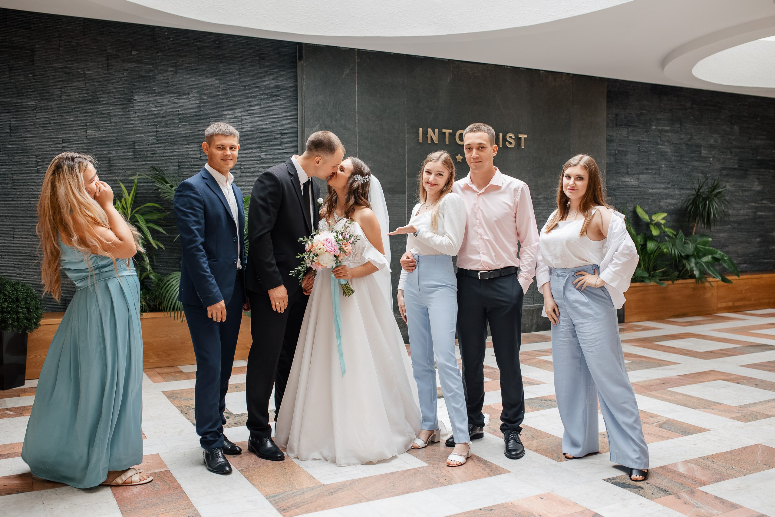 Валерия и Михаил. Интурист. Свадебный фотограф в Хабаровске