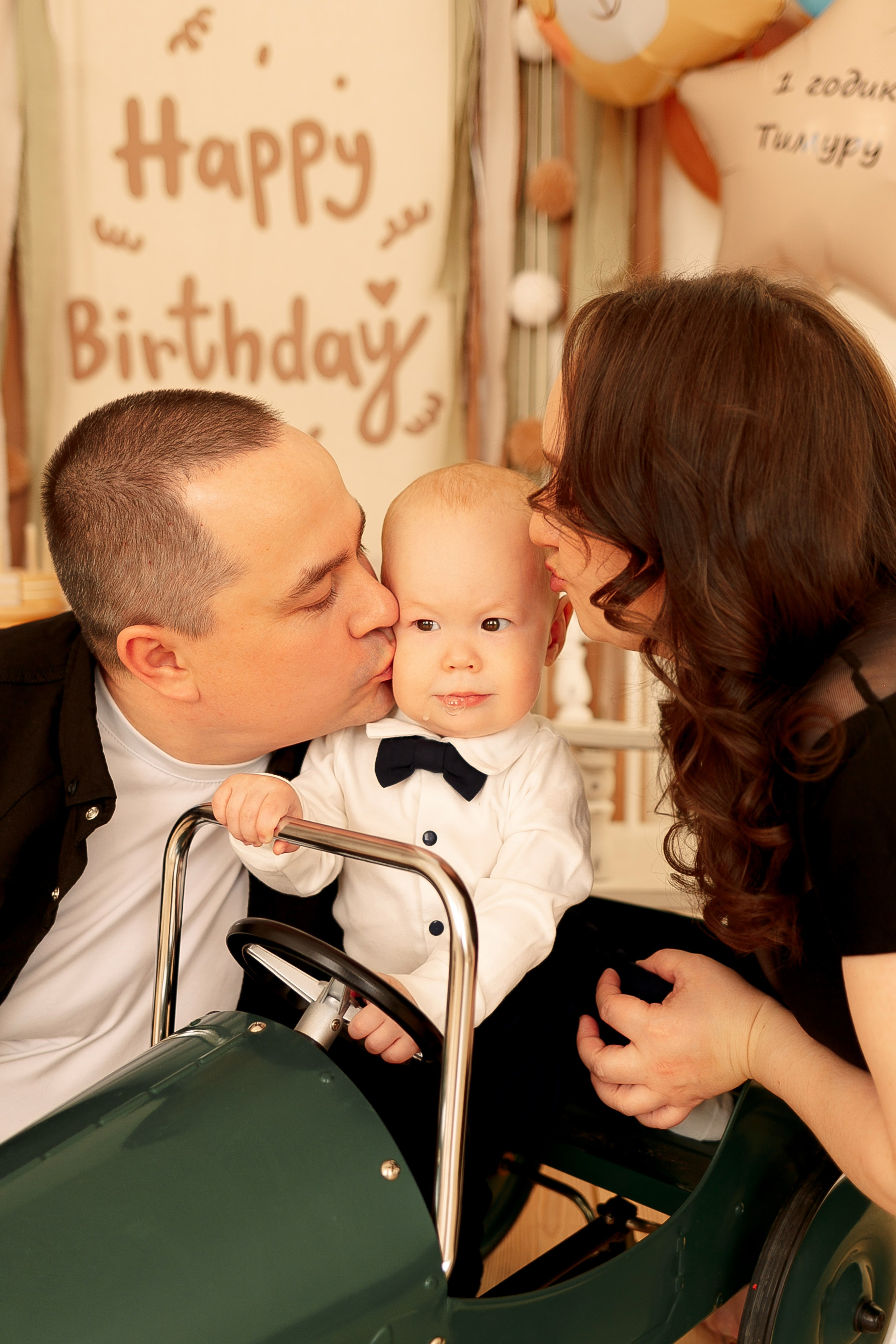 Тимуру 1 годик. Семейный фотограф Фотосессия беременности  Екатеринбург Елена Луткова