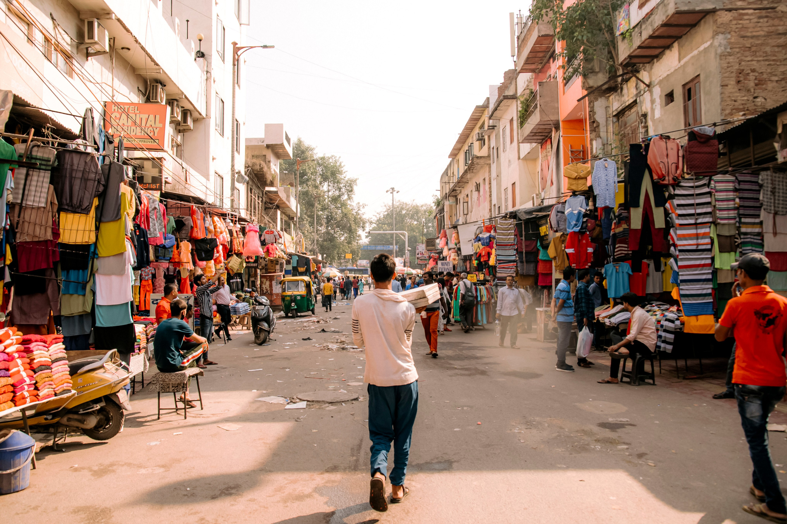 Дели. стрит. Iraogo