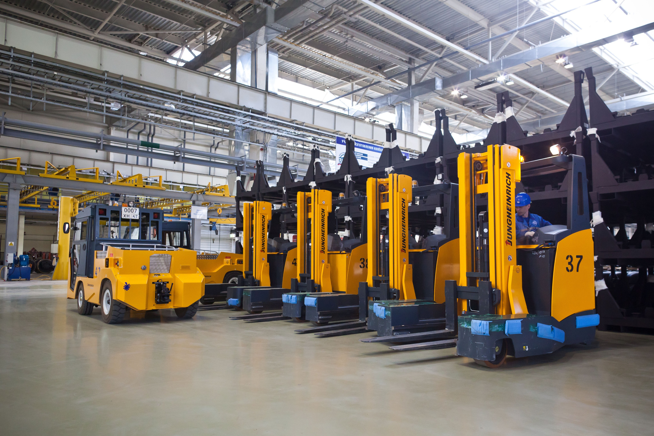 ТИХВИНСКИЙ ВАГОНОСТРОИТЕЛЬНЫЙ ЗАВОД. Рабочая сторона — бизнес портрет и репортаж в Санкт-Петербурге