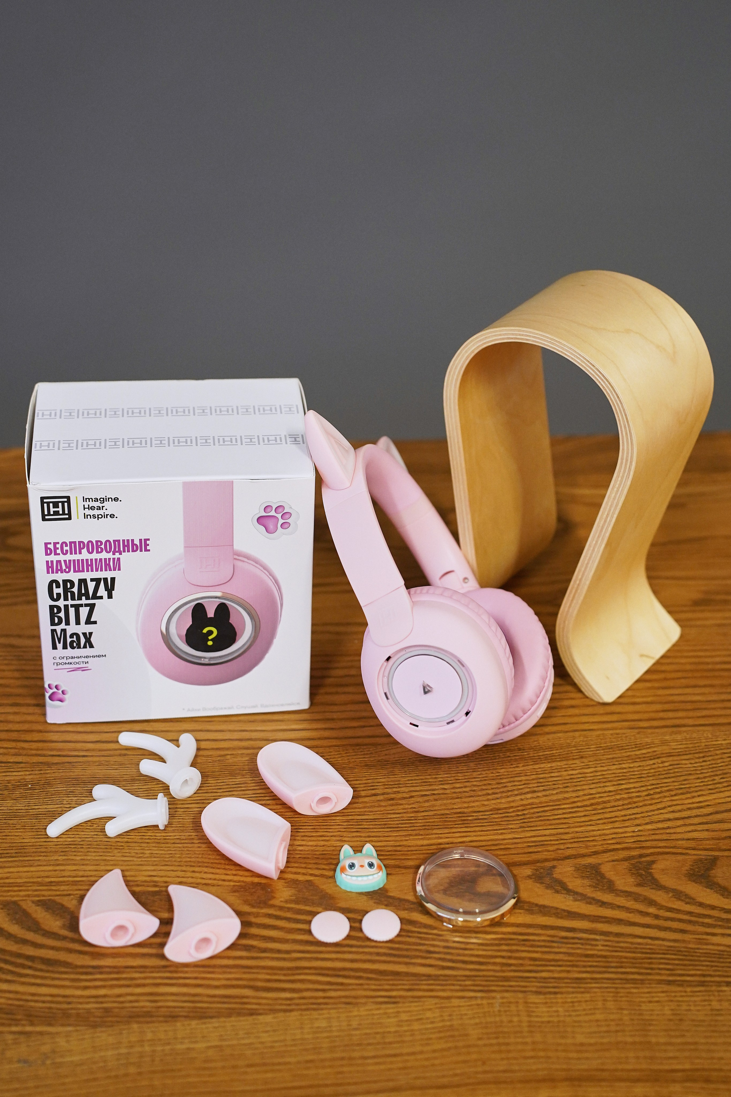 Наушники в интерьере. Фотограф