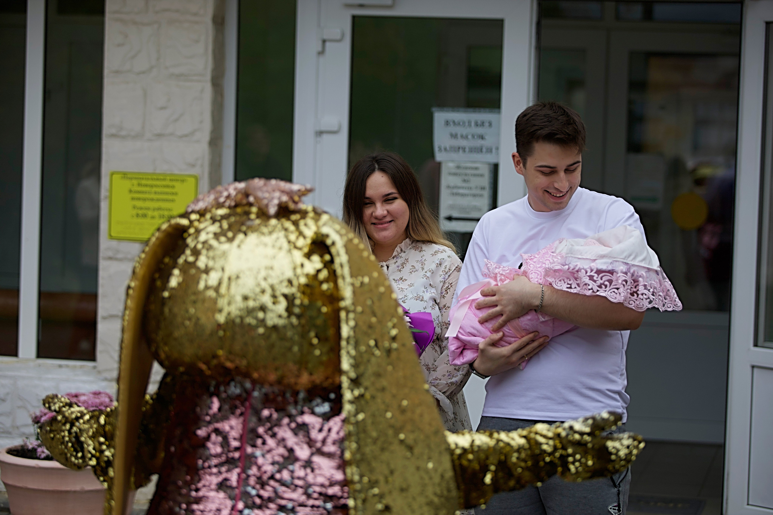 Выписка Аня и Давид. Репортажный фотограф Анапа