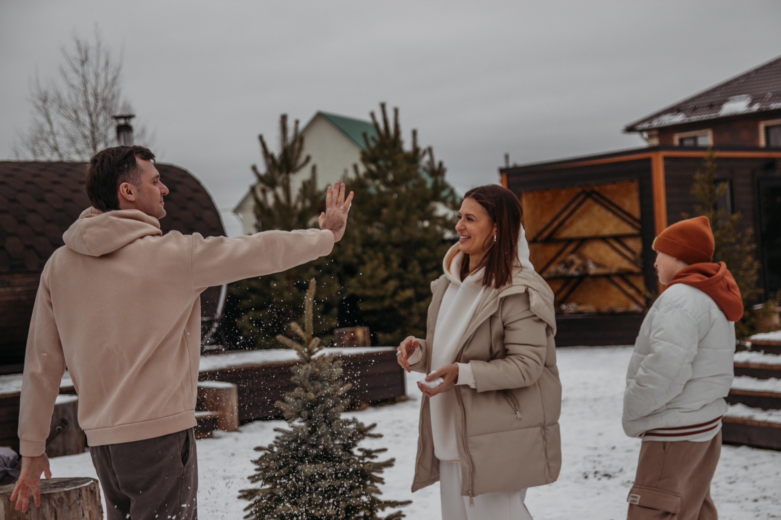 Новогодняя съемка в домике, для семьи Вероники. Венера Гайн. Репортажный фотограф  Тюмень. Обучение фотографии с 0