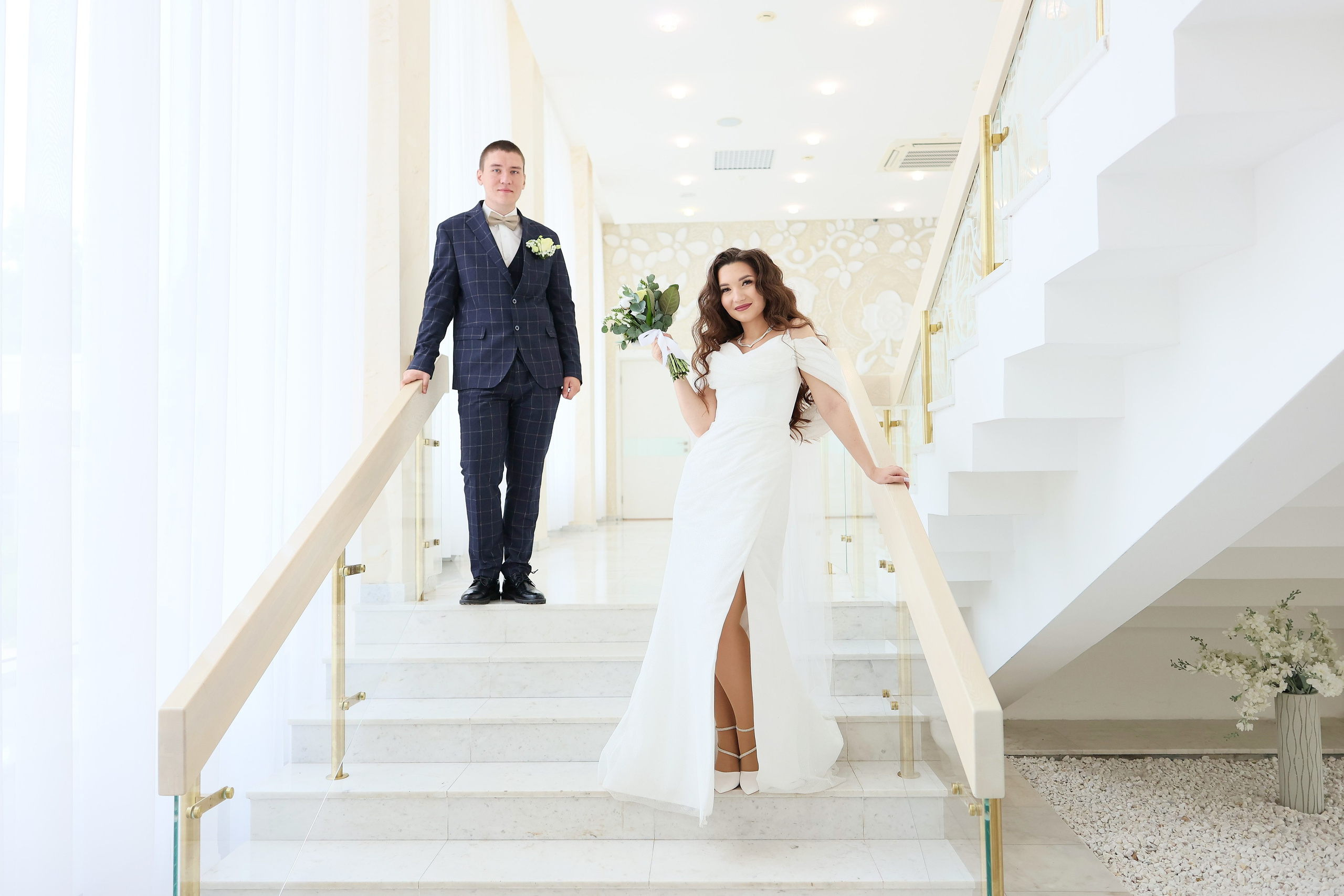 Свадебная фотосессия в студии «ЧеБэ» Самара. Свадебный видеограф и свадебный фотограф в Самаре Олег Слеб