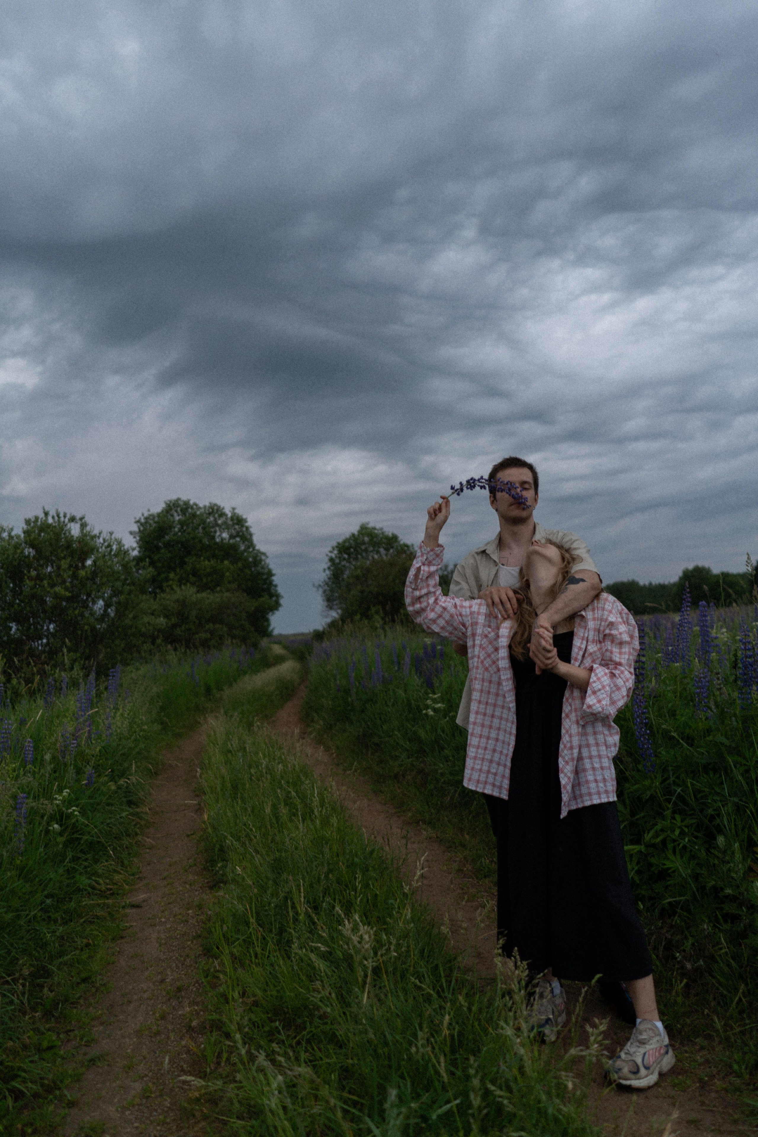 В поле люпинов. Фотограф Елизавета Потешкина