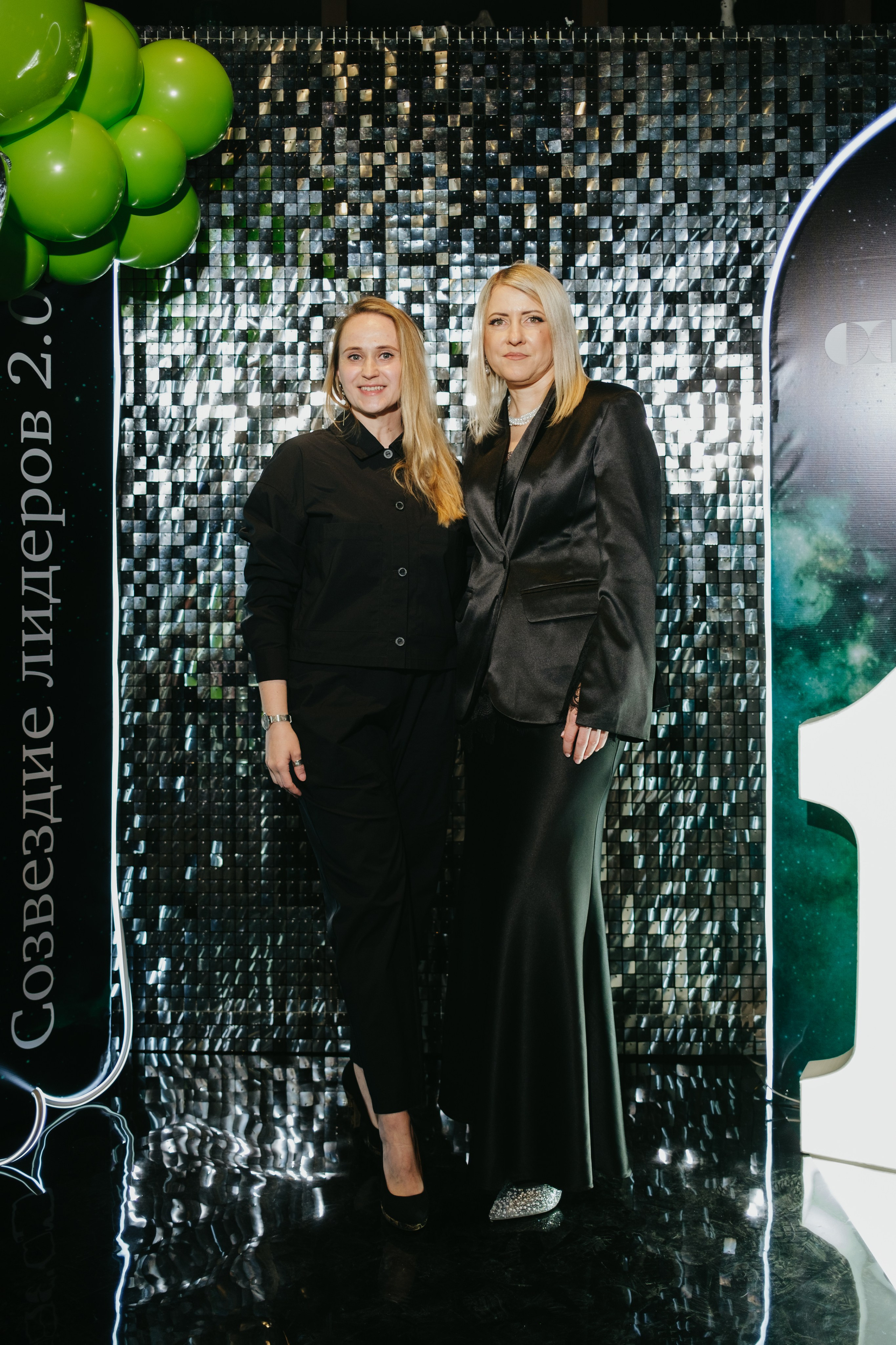 Корпоратив в Сириусу (Адлер) 10 лет компании. Свадебный фотограф Денис Ожигин в Краснодаре и крае. Эмоциональная и стильная съемка вашего дня