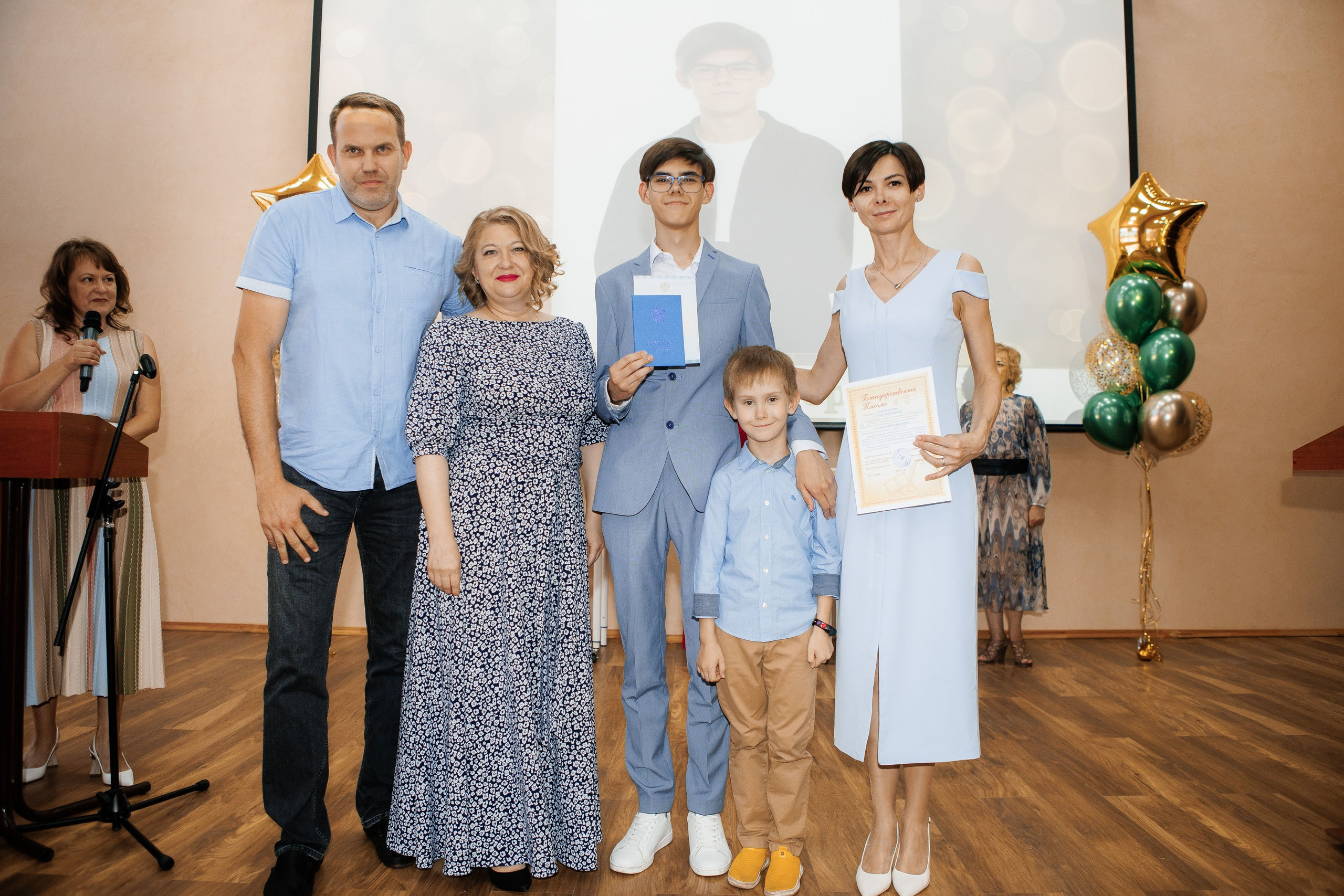Выпускной Гимназия 12 2024 г. Свадебный и портретный Фотограф в Липецке Дмитрий Котюков