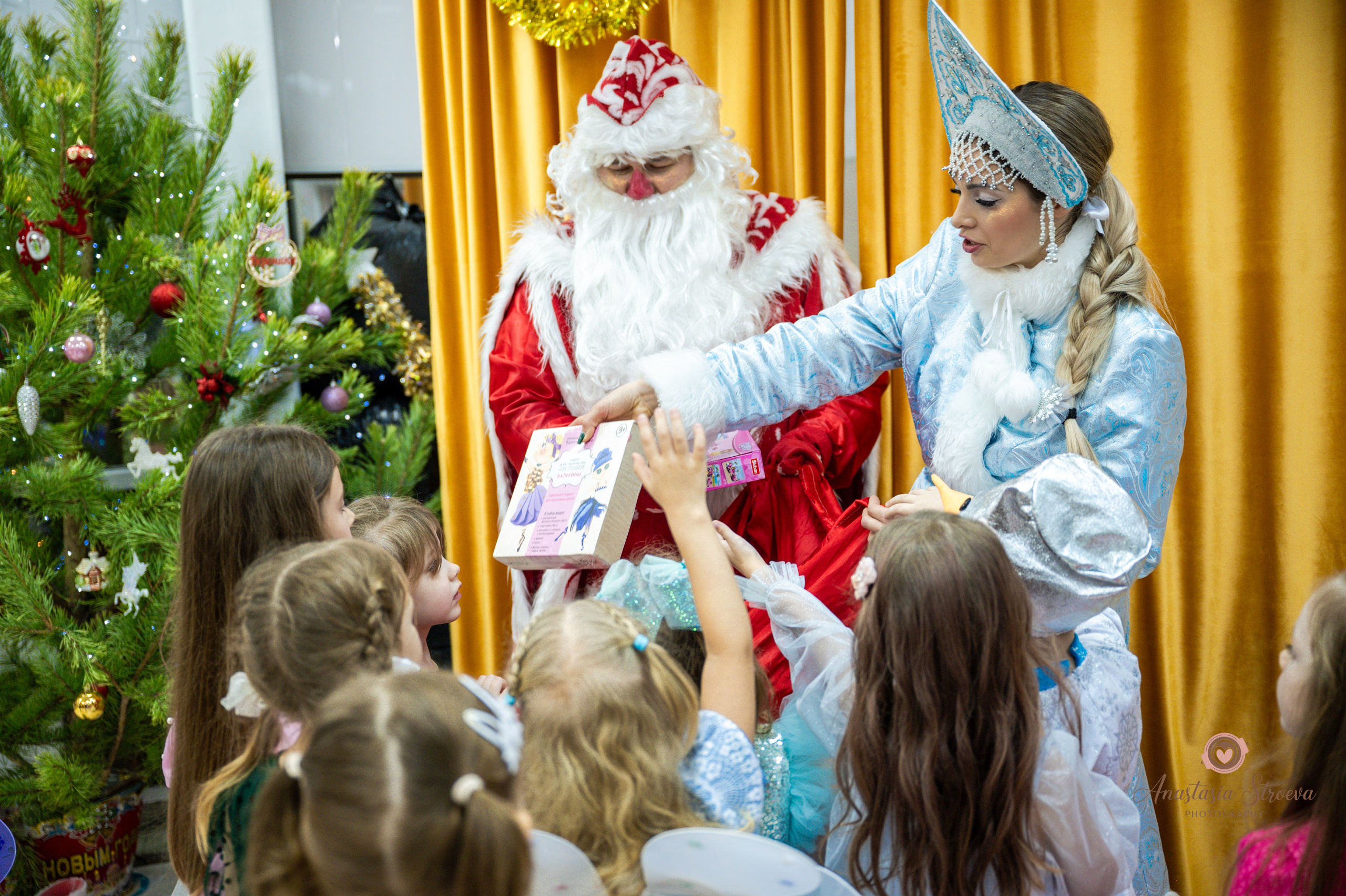 Новый год в танцах. Семейный и детский фотограф в Королеве, Москве и Московской области Строева Анастасия