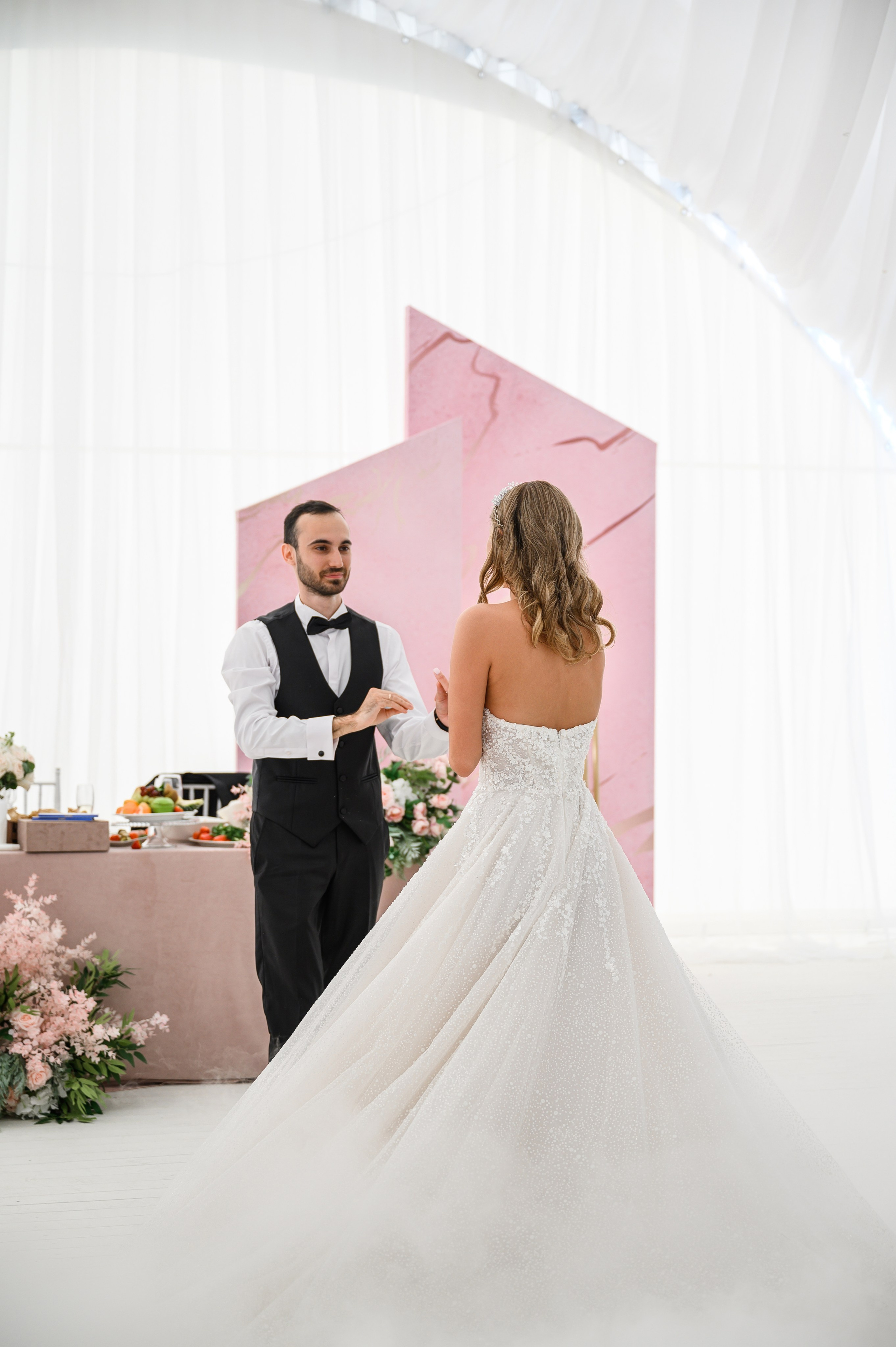 Свадьба шатер Город мастеров — Русская сказка. Свадебный фотограф Москва Юрий Кульман