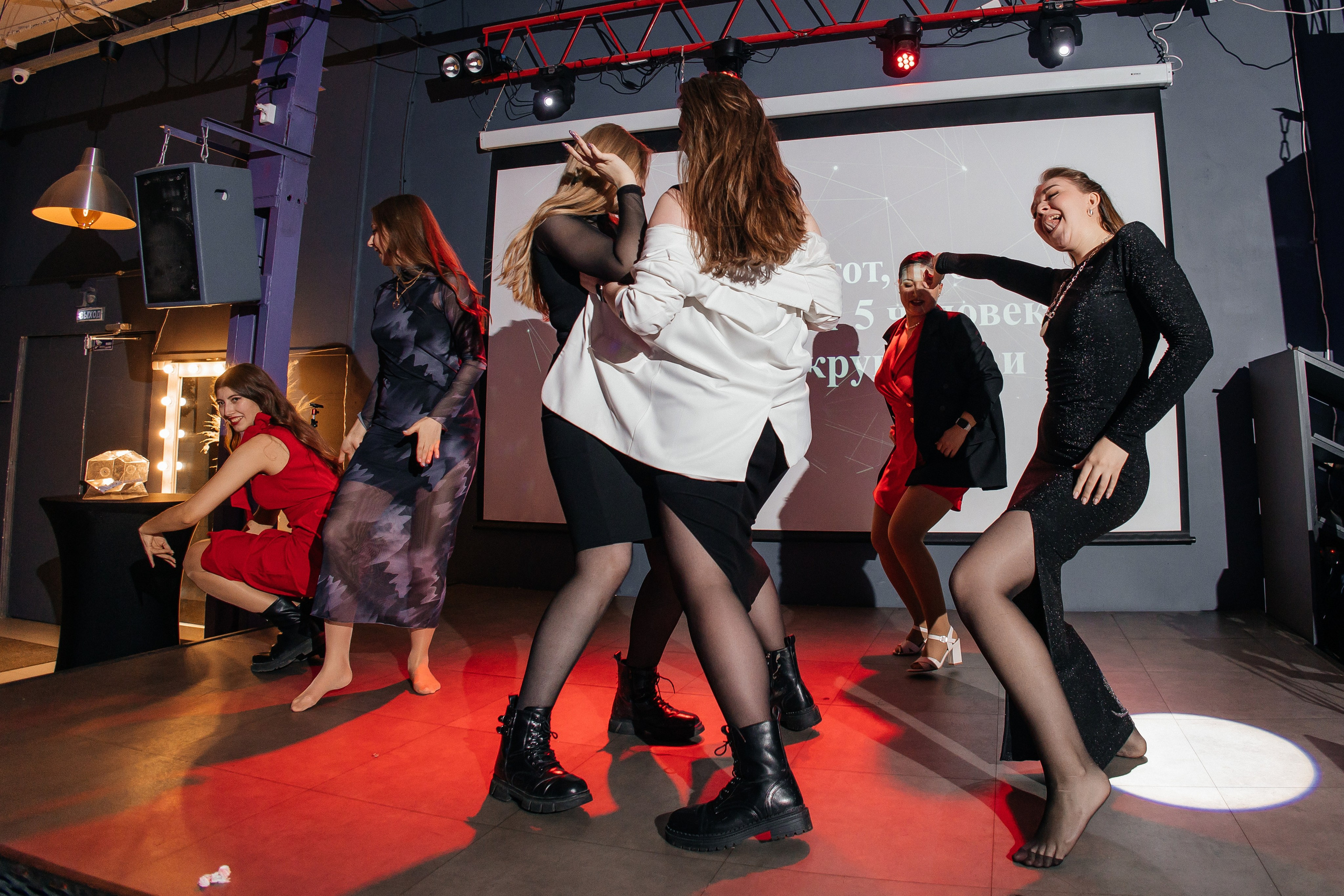 КОРПОРАТИВ В «COM.NATA». Фотограф в Санкт-Петербурге Виктория Безверхая