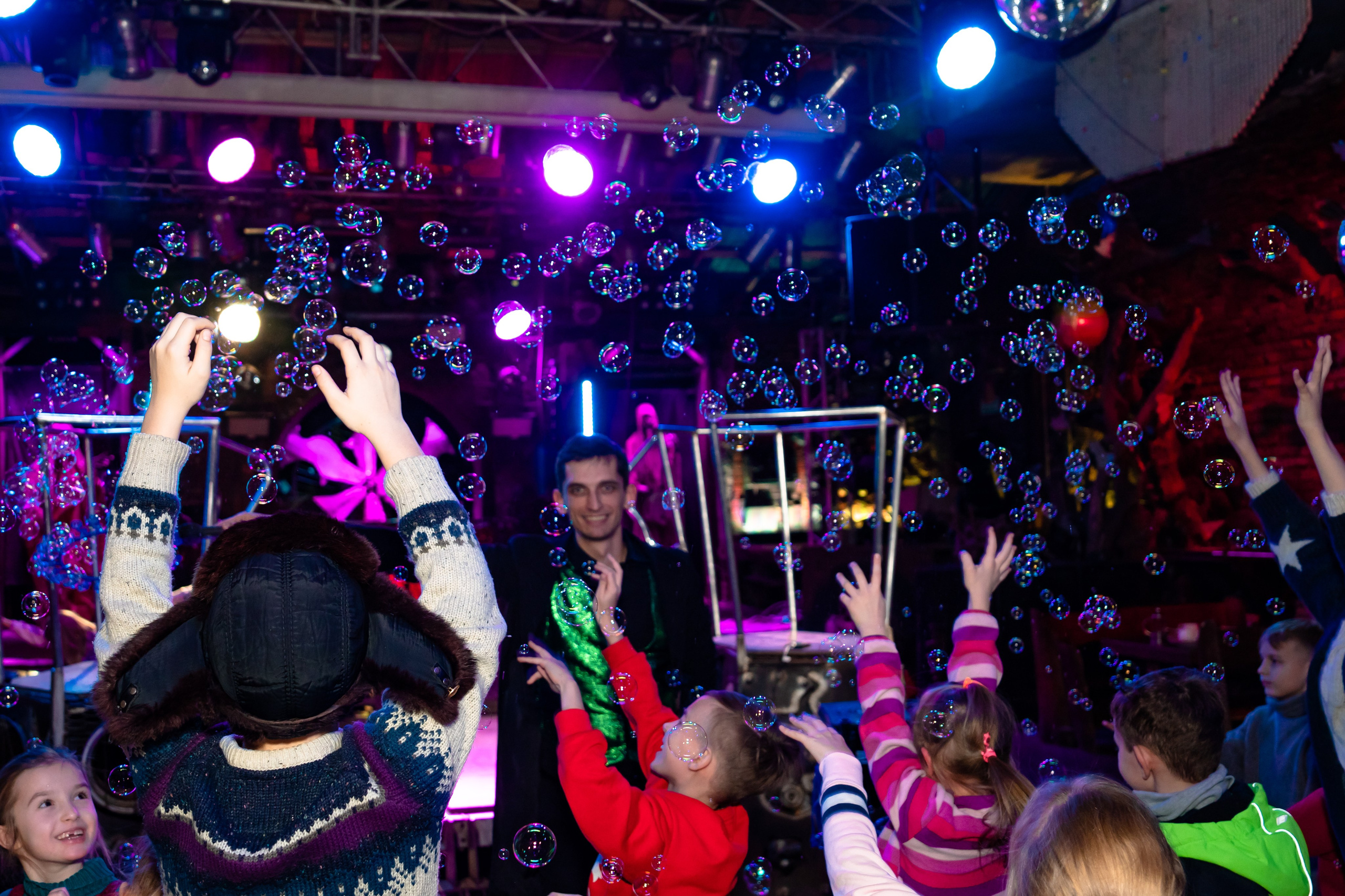 Новогодняя сказка в Байк Центре «Ночные Волки». Крамер Юлиана детский и семейный фотограф