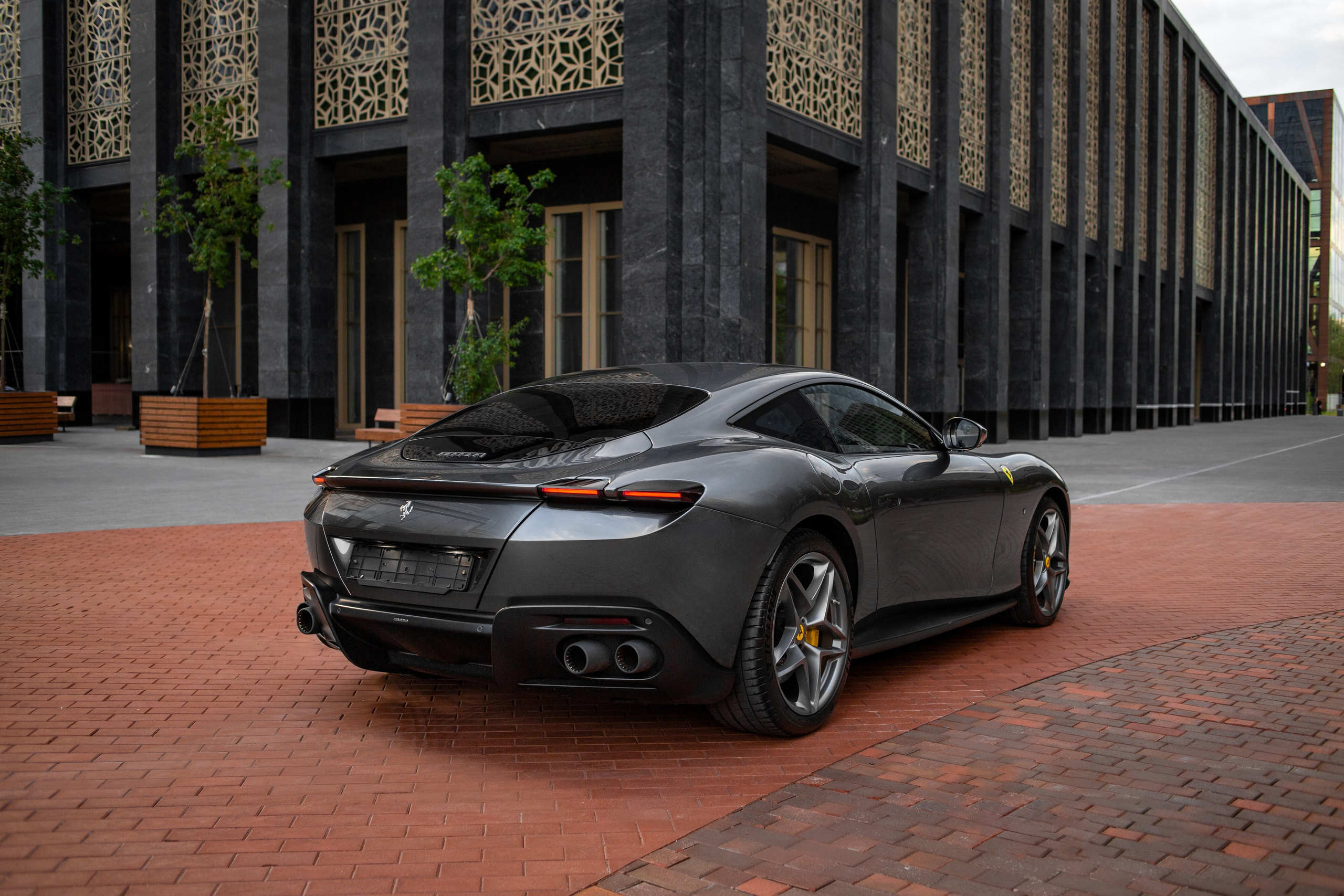 Ferrari Roma. Автомобильный фотограф в Москве Андрей Емельянов