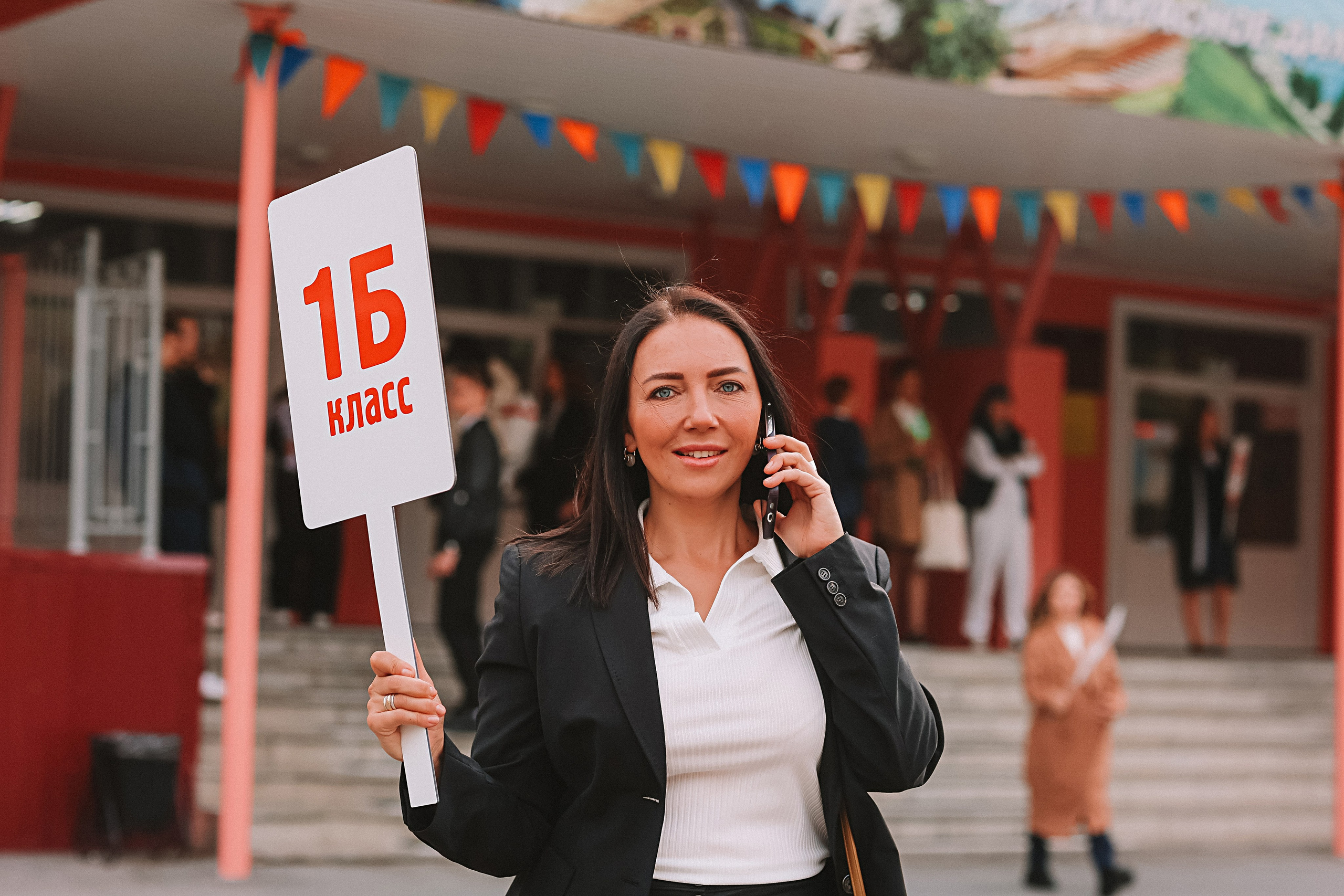 1 сентября линейка+кл час+портреты. Семейный фотограф Тюмень, фотограф на роды Салмина Мария