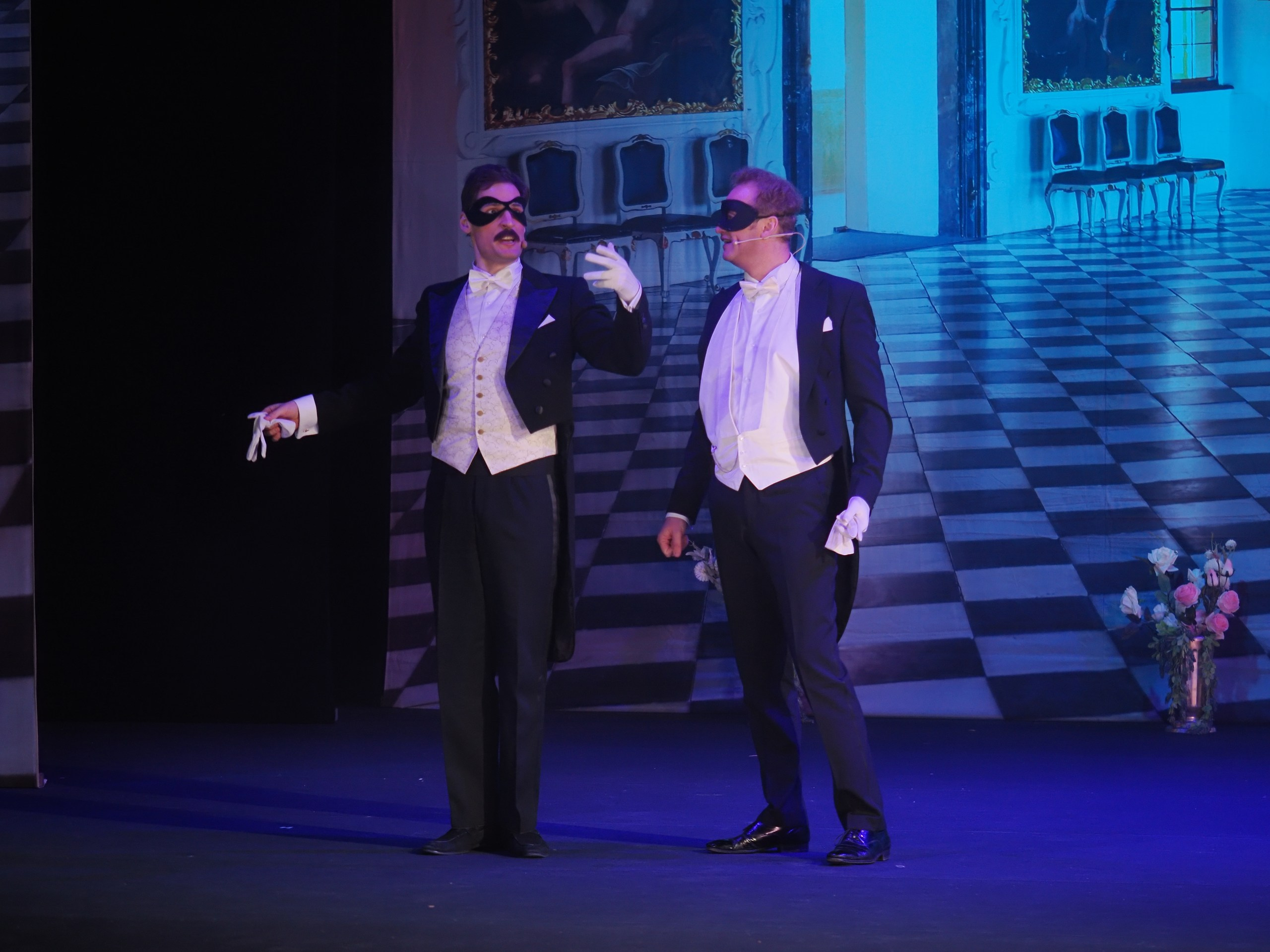 «БУФФ-ПАРАДИЗ» Летучая мышь (в Нск). Портретный и спортивный фотограф в Новосибирске и Твери Кононов Алексей