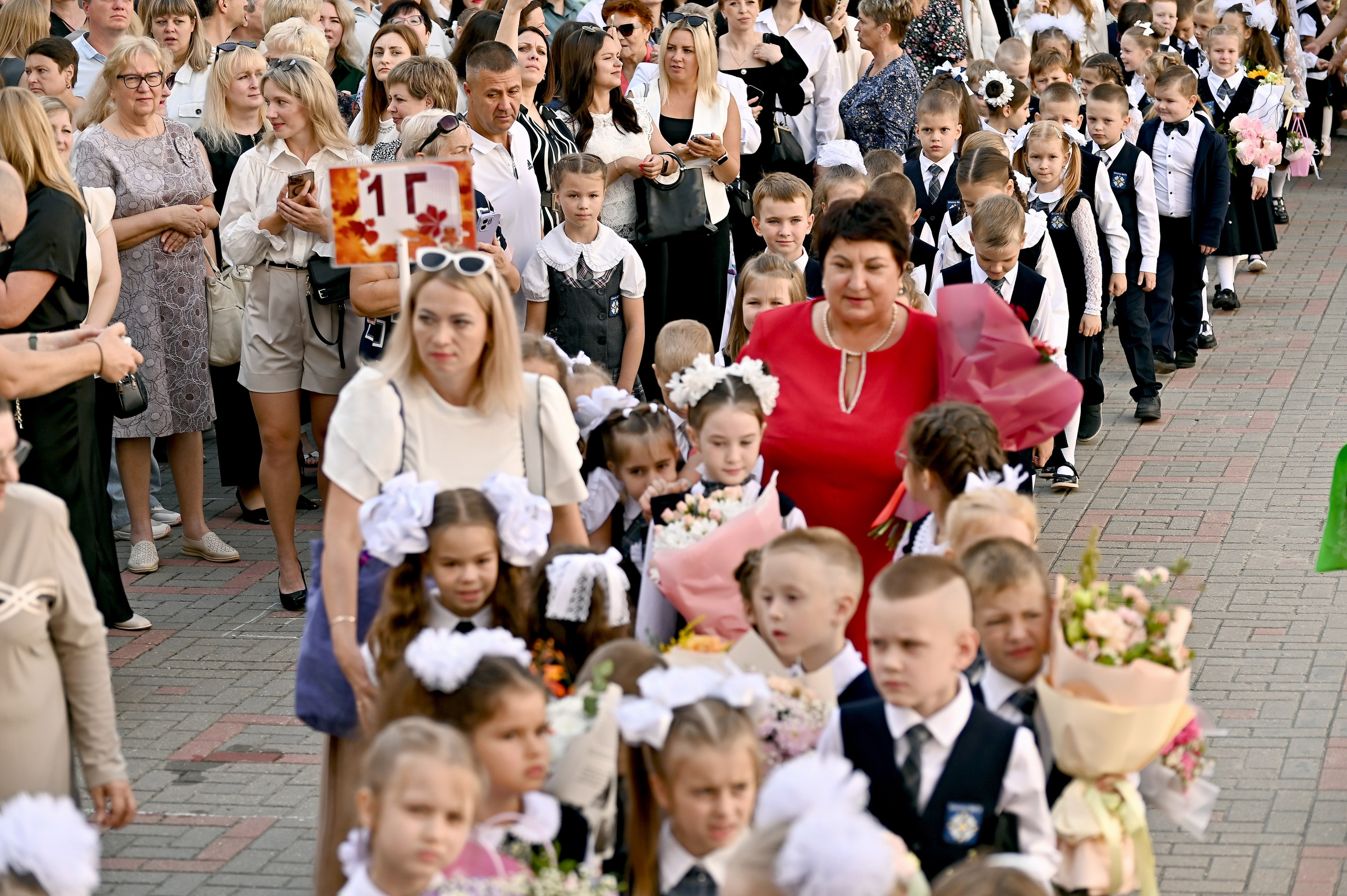 Первоклассник. ФОТОГРАФ ВАШИХ МЕРОПРИЯТИЙ РЯЗАНЬ СЕРГЕЙ КЛЮЕВ Концертная фотография близка к репортажу и портретной съемке