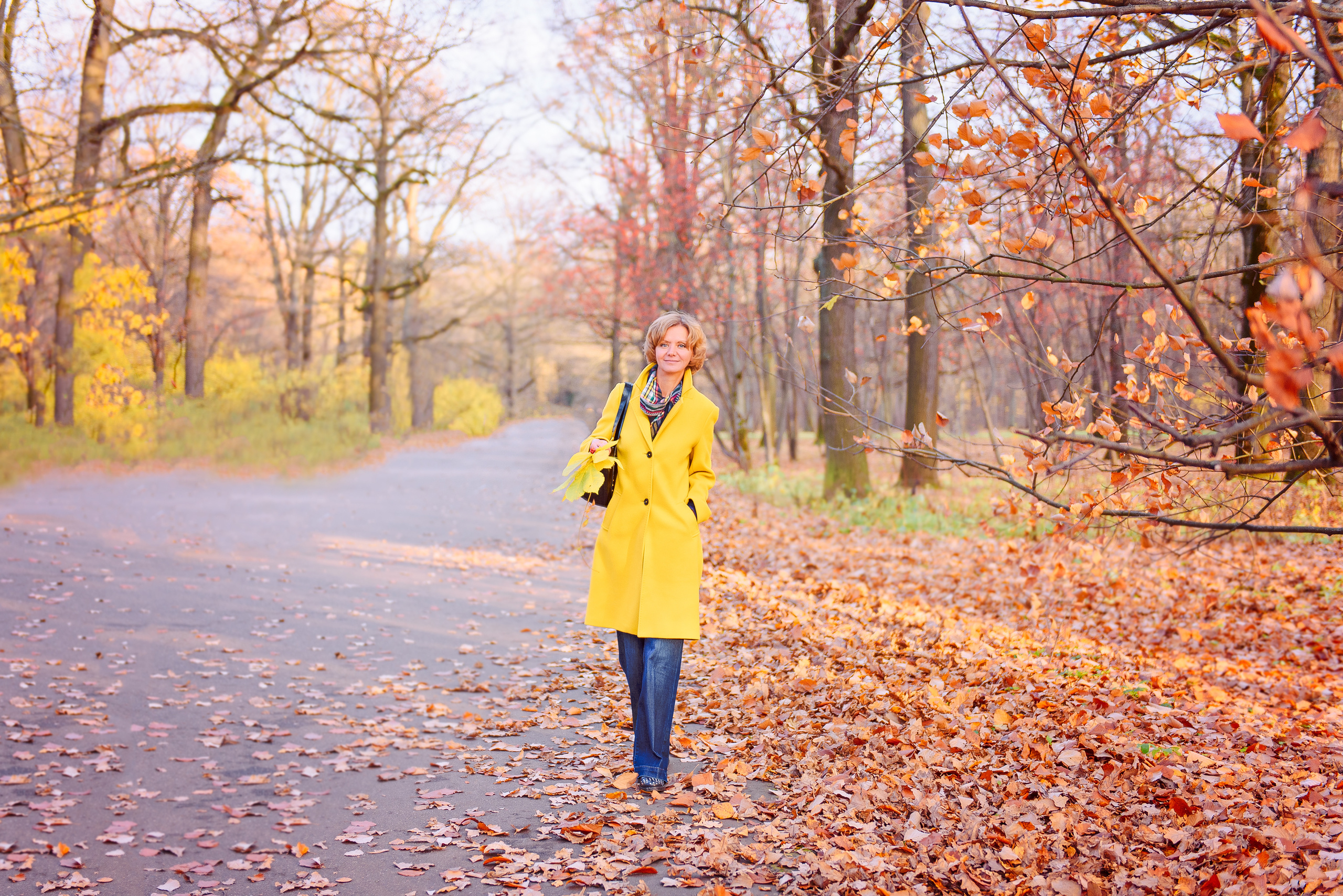 Танюша на осенней фотосессии в парке. Свадебный и семейный фотограф в Москве Юлия Винник
