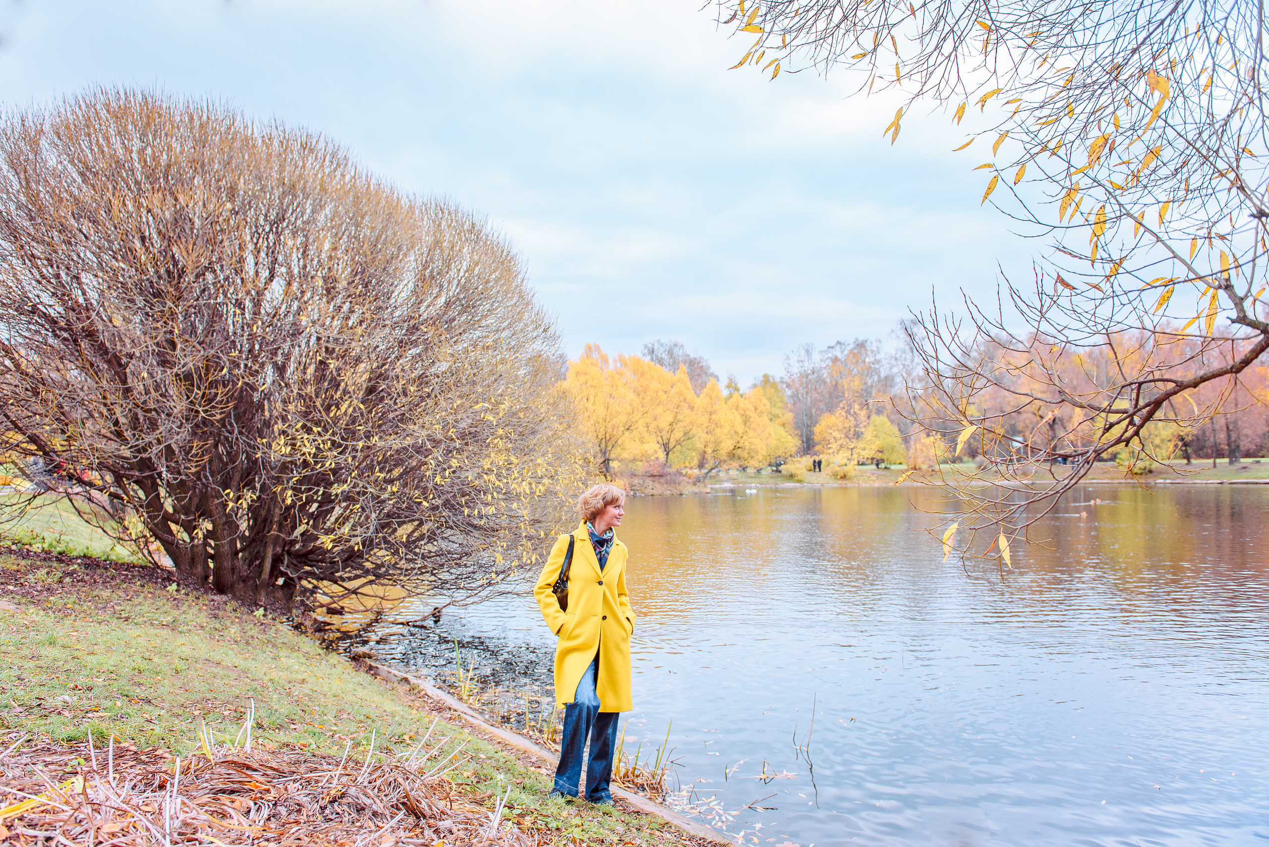 Танюша на осенней фотосессии в парке. Свадебный и семейный фотограф в Москве Юлия Винник