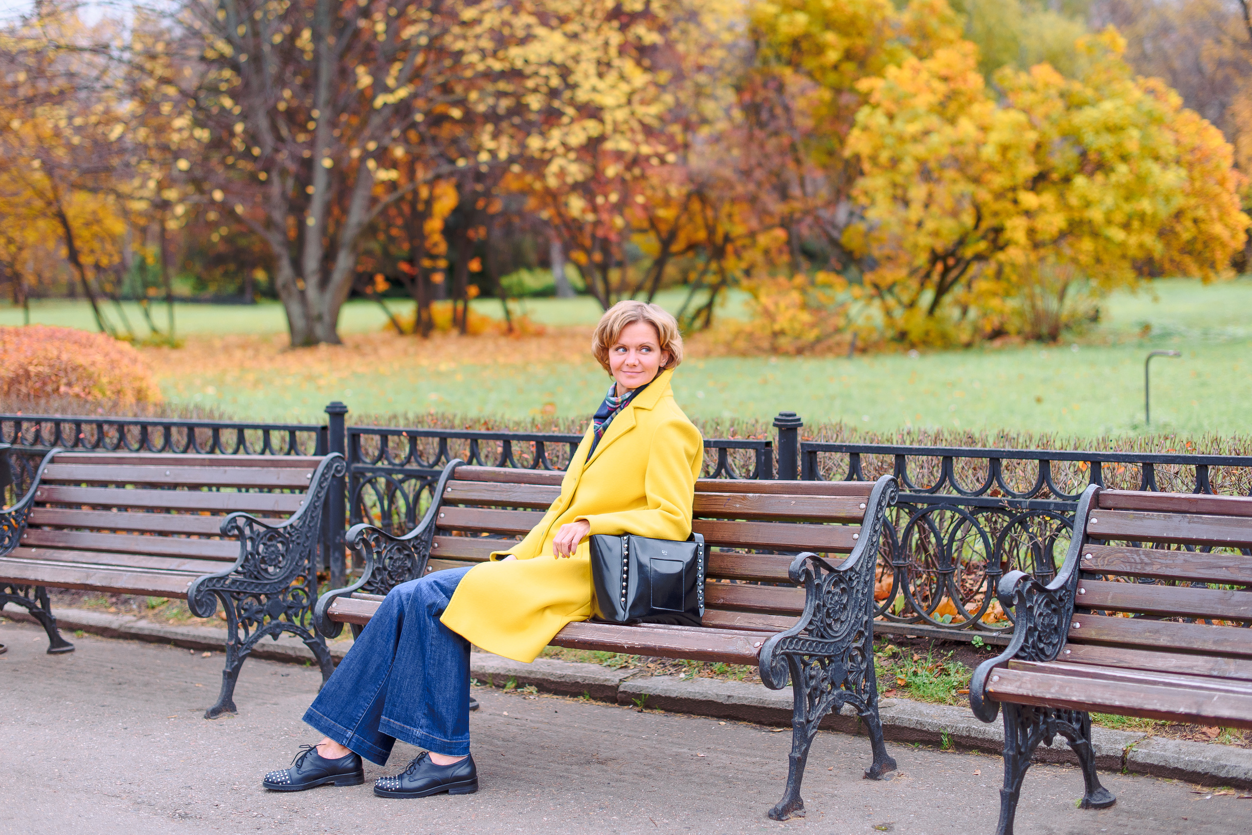 Танюша на осенней фотосессии в парке. Свадебный и семейный фотограф в Москве Юлия Винник