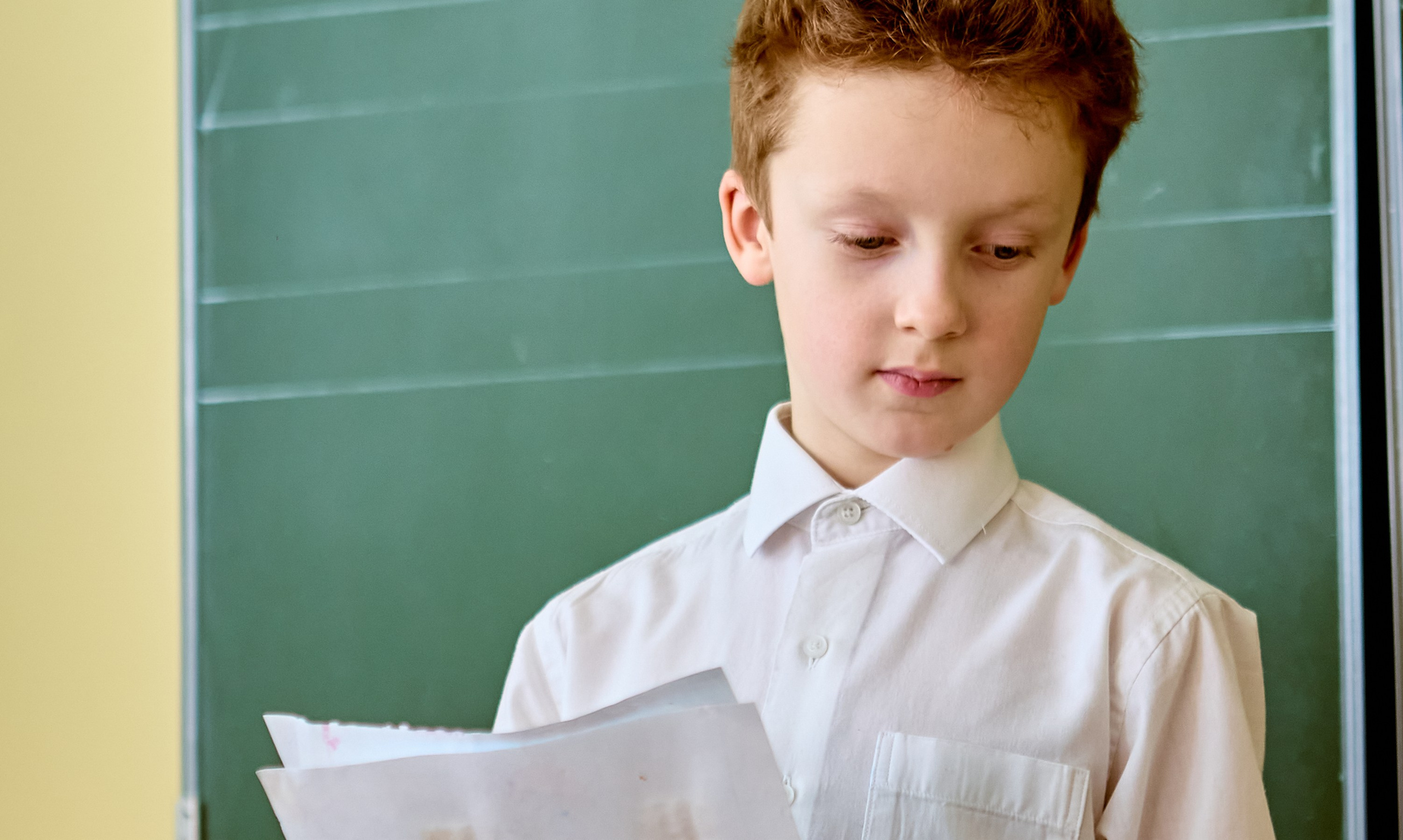 У доски ответ ученика детский портрет